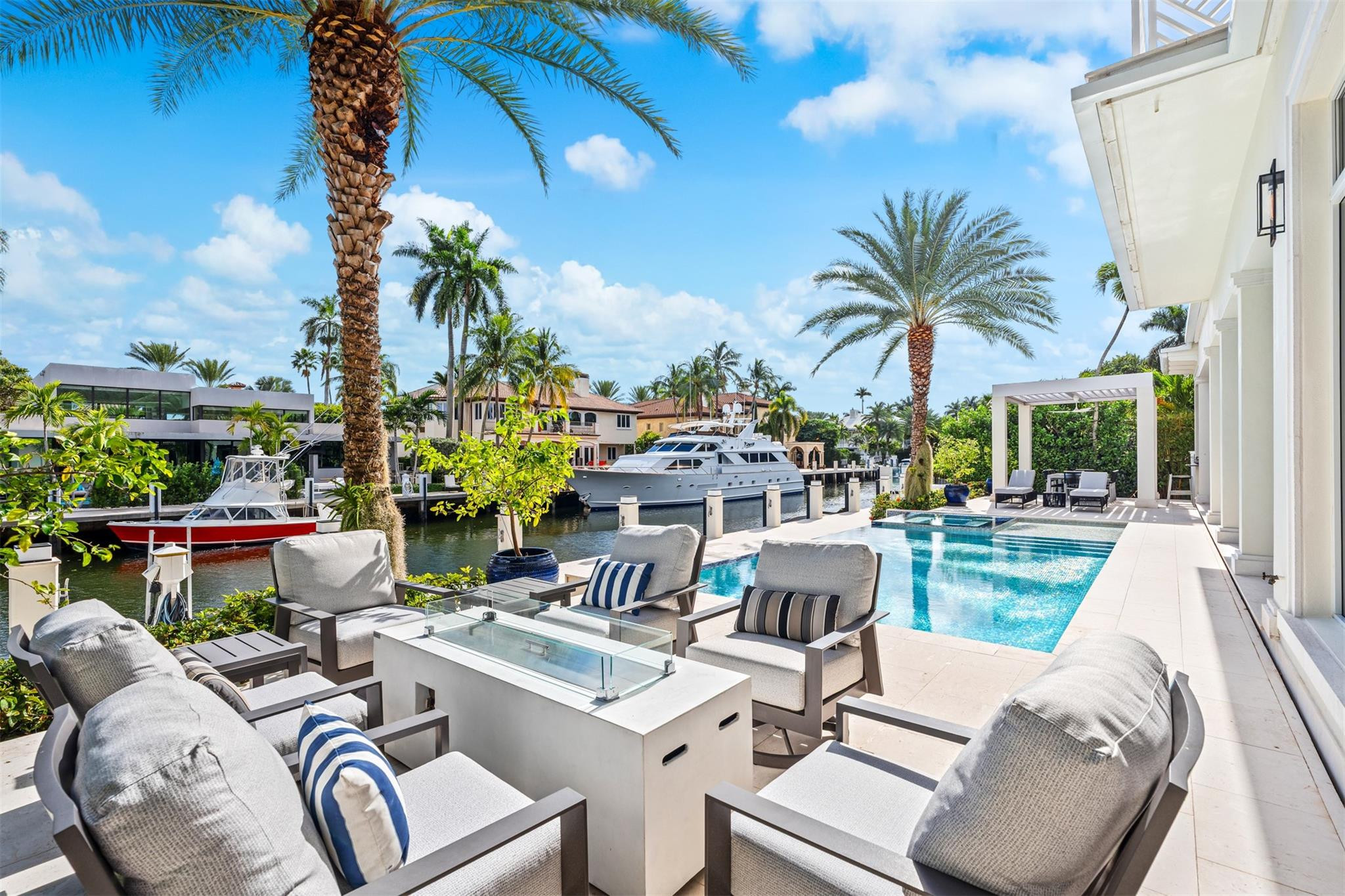 400 Coral Way