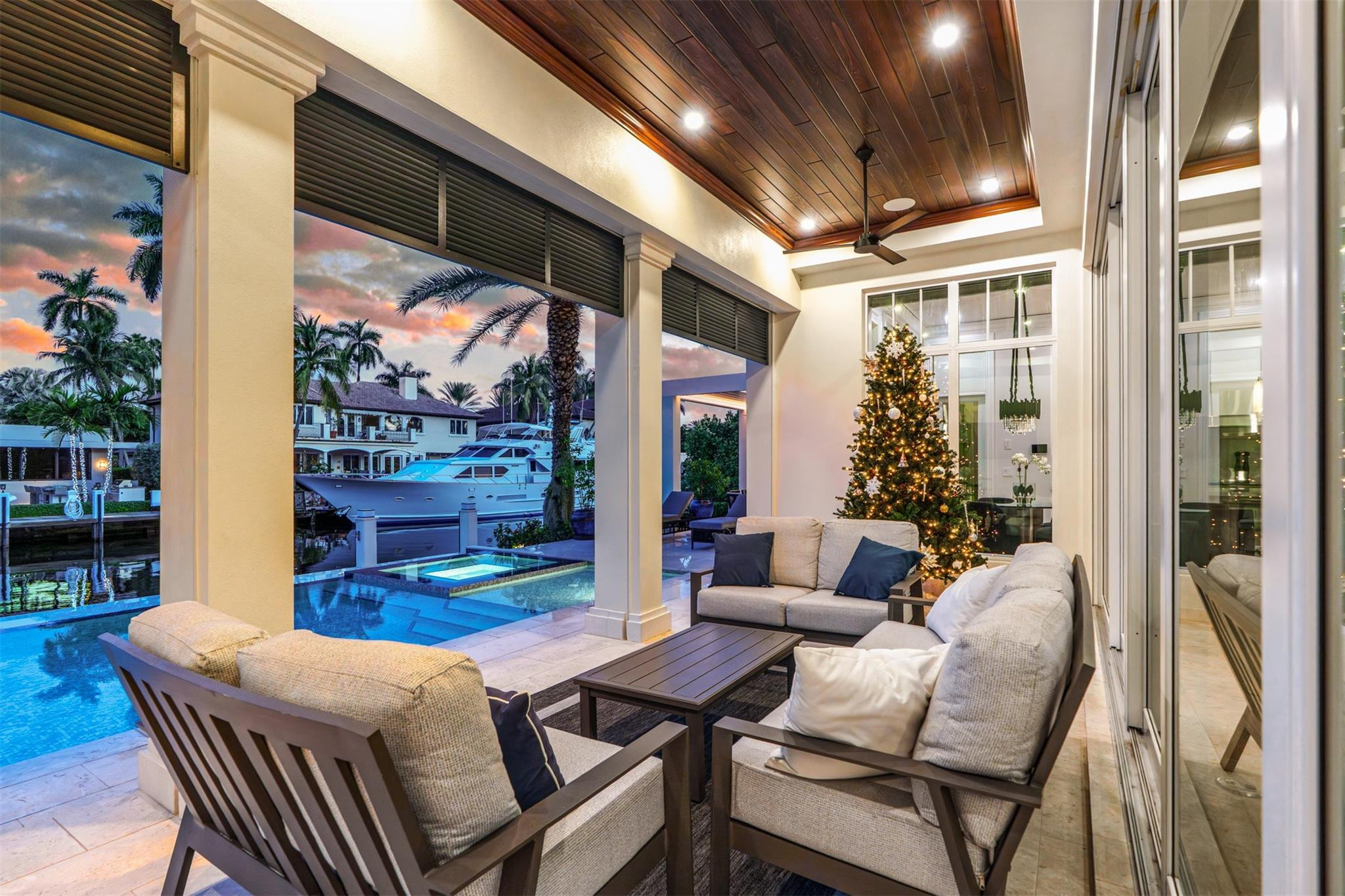 400 Coral Way