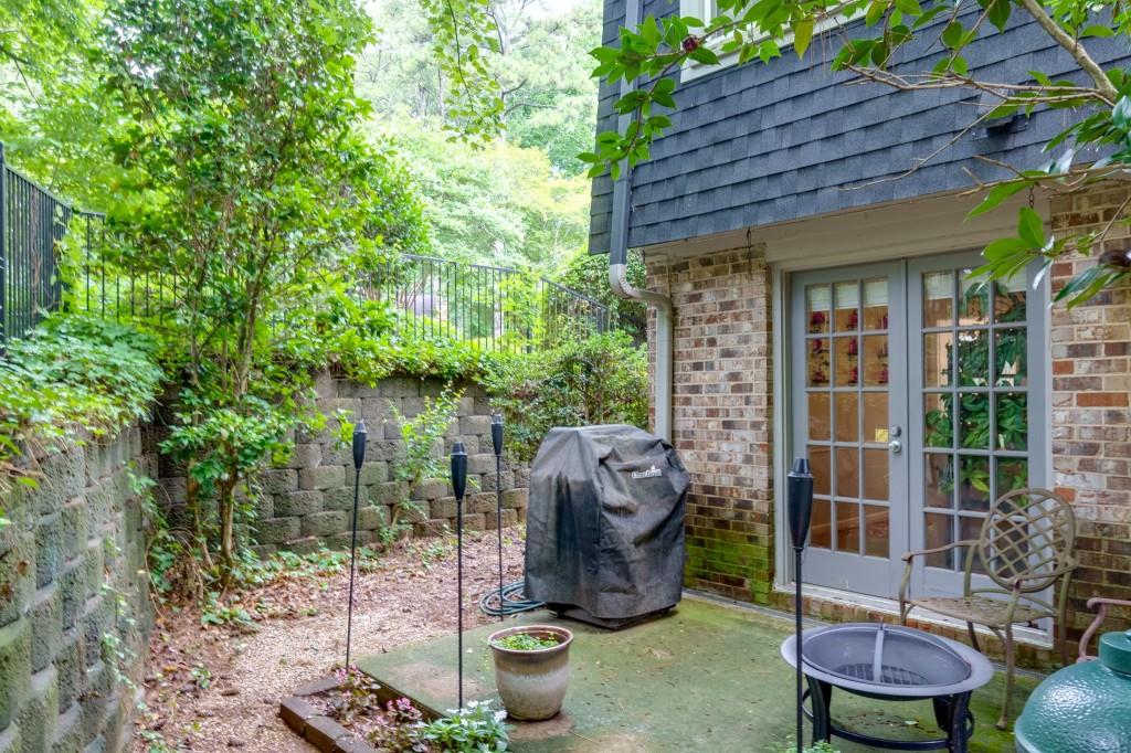 2345 Northlake Court NE