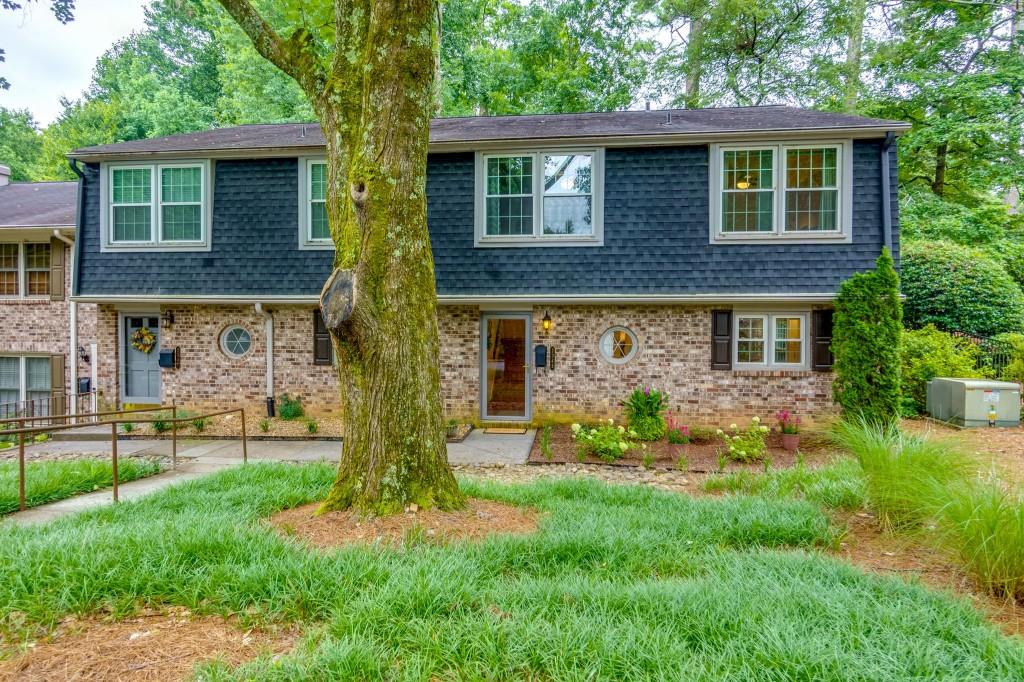 2345 Northlake Court NE