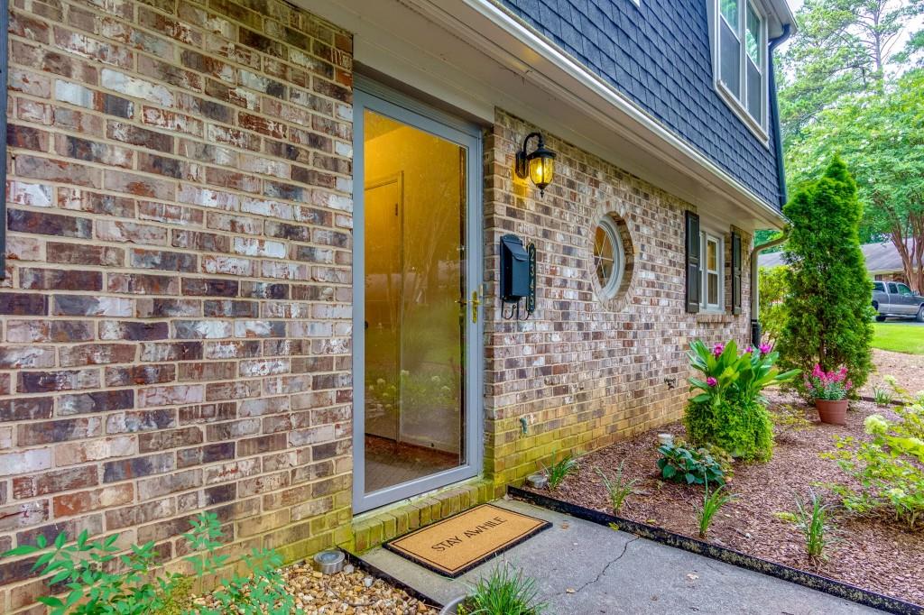 2345 Northlake Court NE