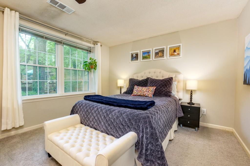 2345 Northlake Court NE