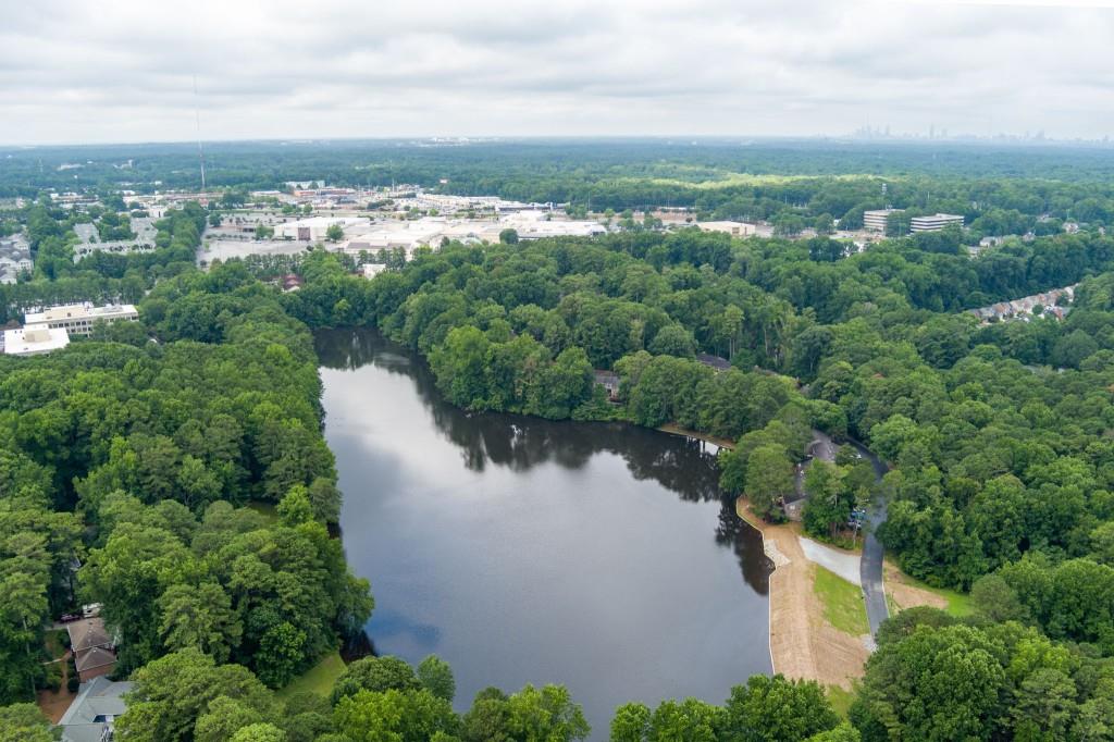 2345 Northlake Court NE