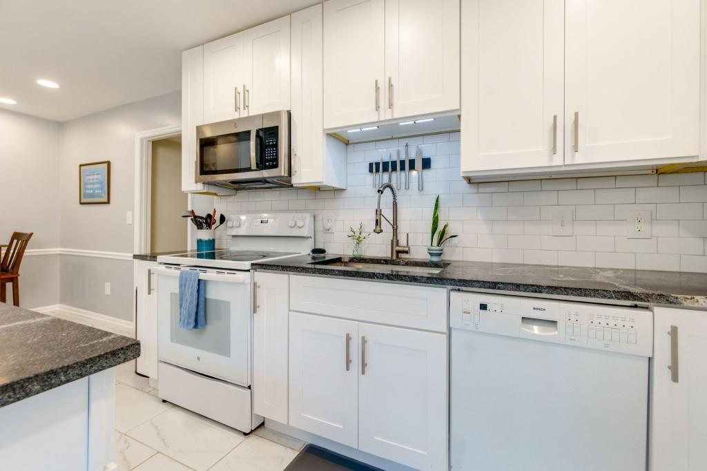 2345 Northlake Court NE