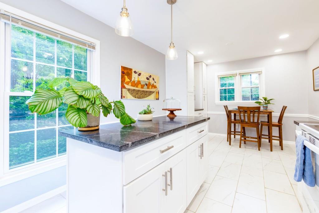 2345 Northlake Court NE