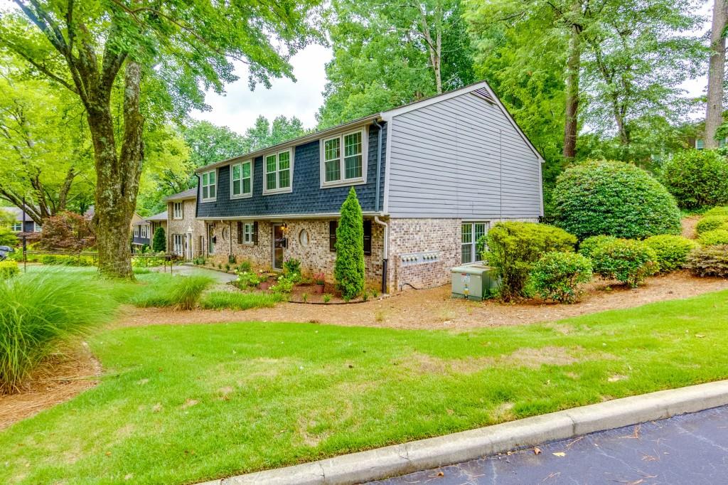 2345 Northlake Court NE