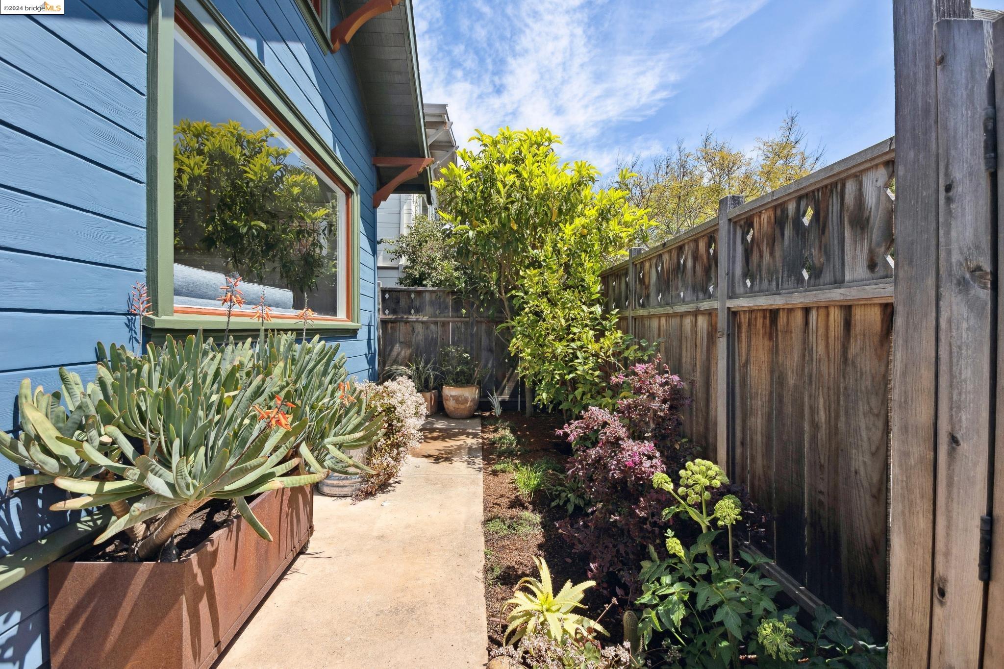 1227 Channing Way
