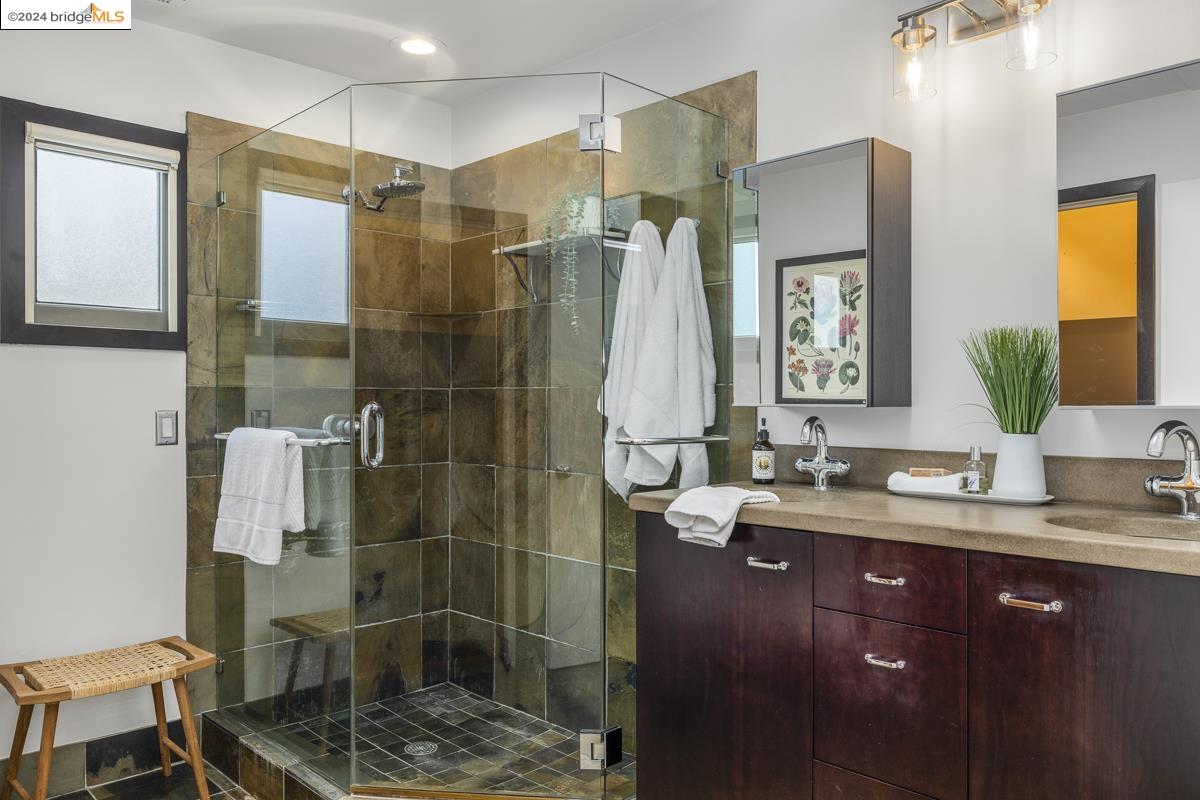 1521 Mcgee Ave