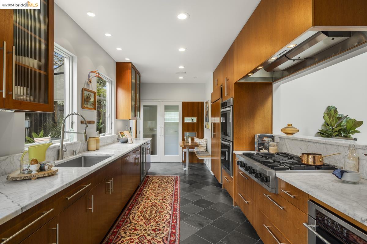 1521 Mcgee Ave
