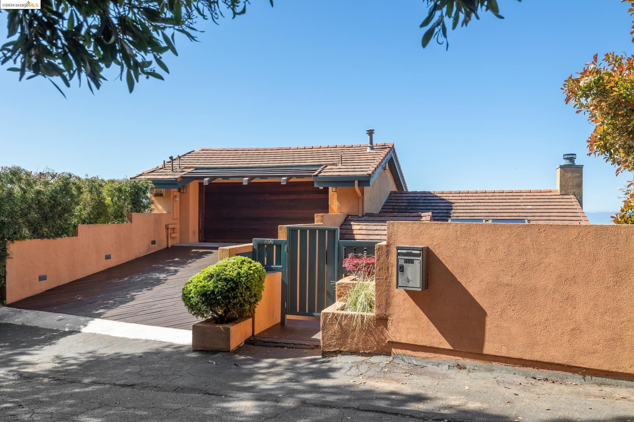 1112 Besito Ave