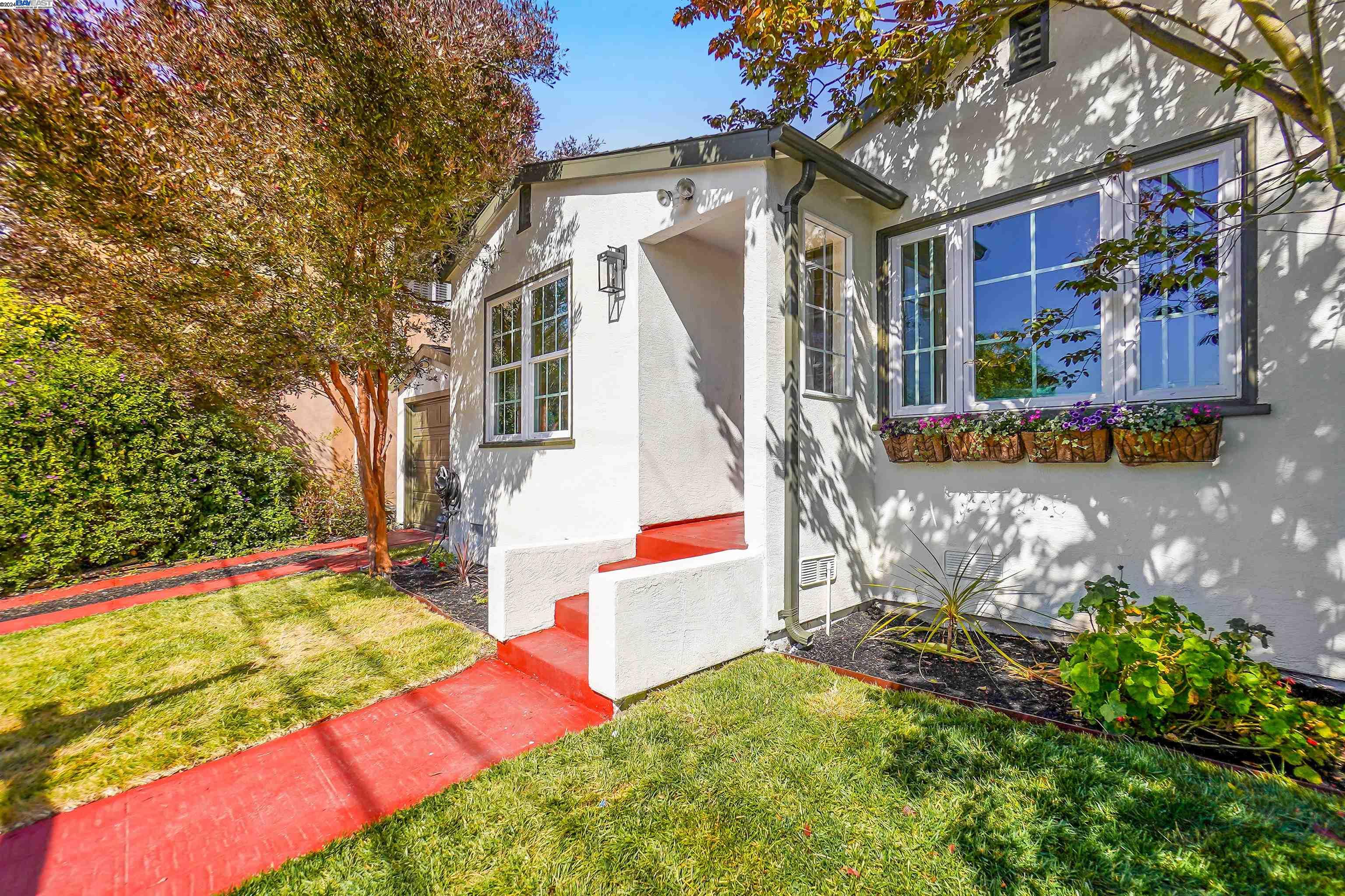 1413 Neilson St