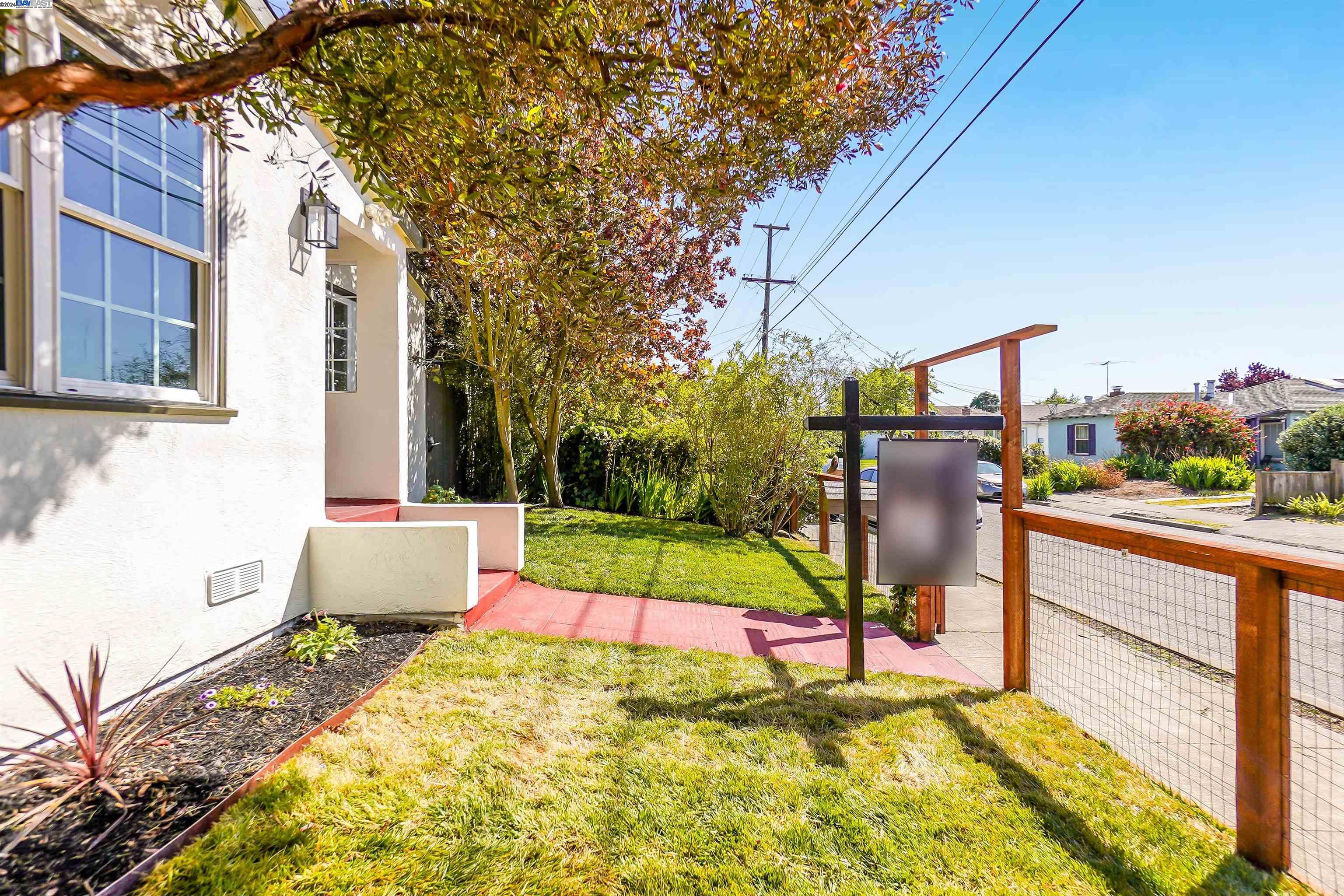1413 Neilson St
