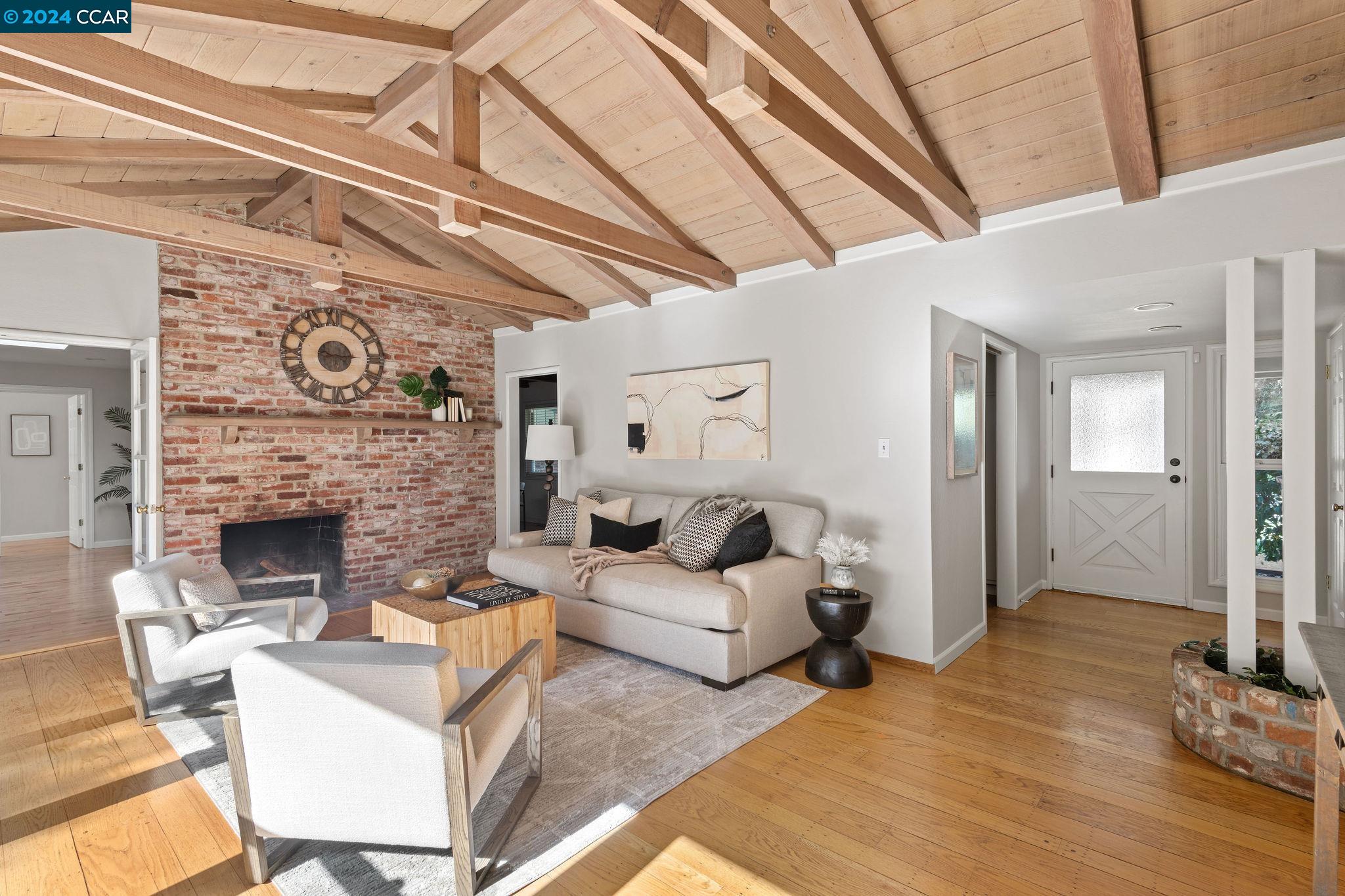 1195 Elmwood Dr