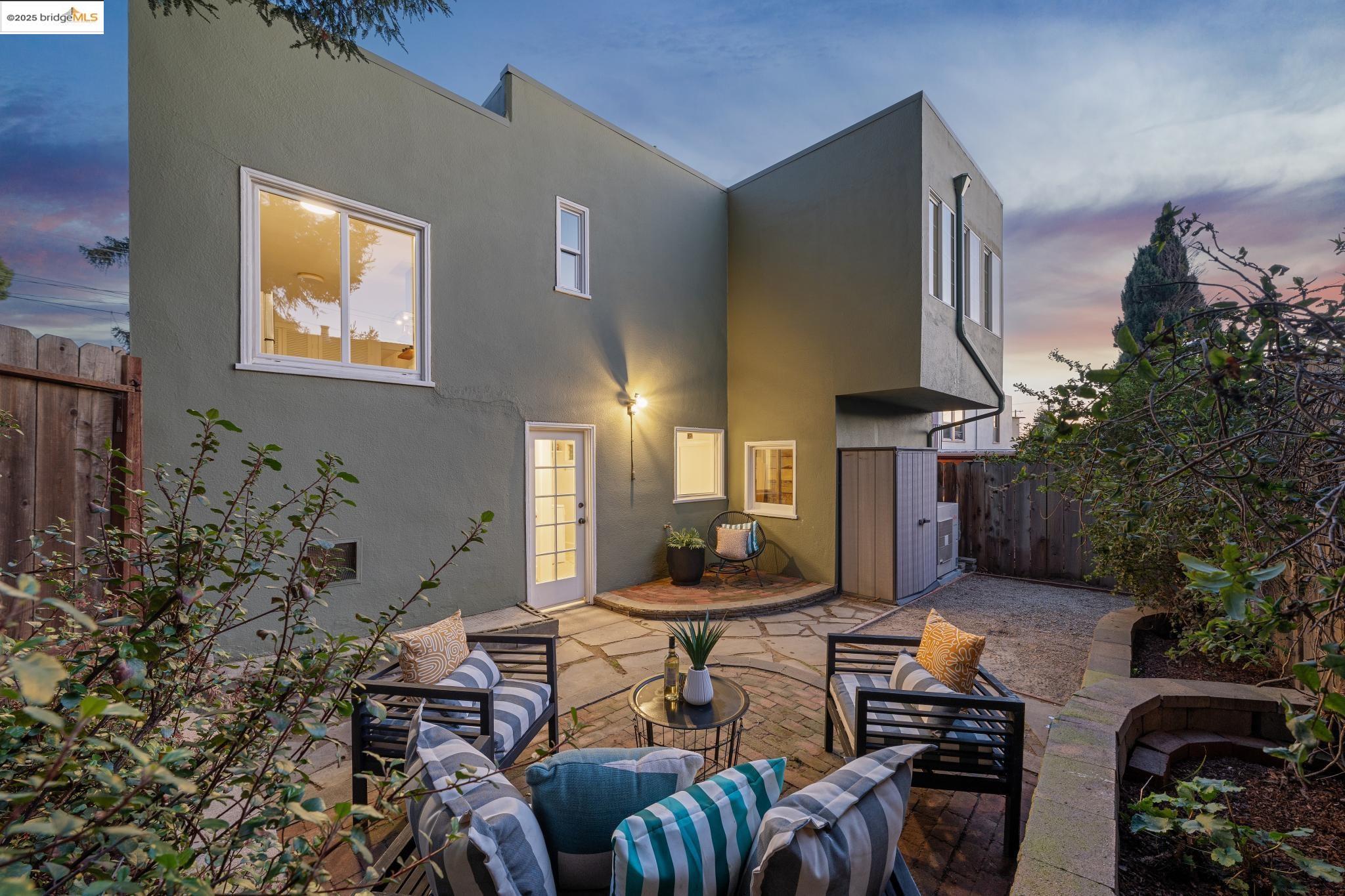 2745 Grande Vista Ave