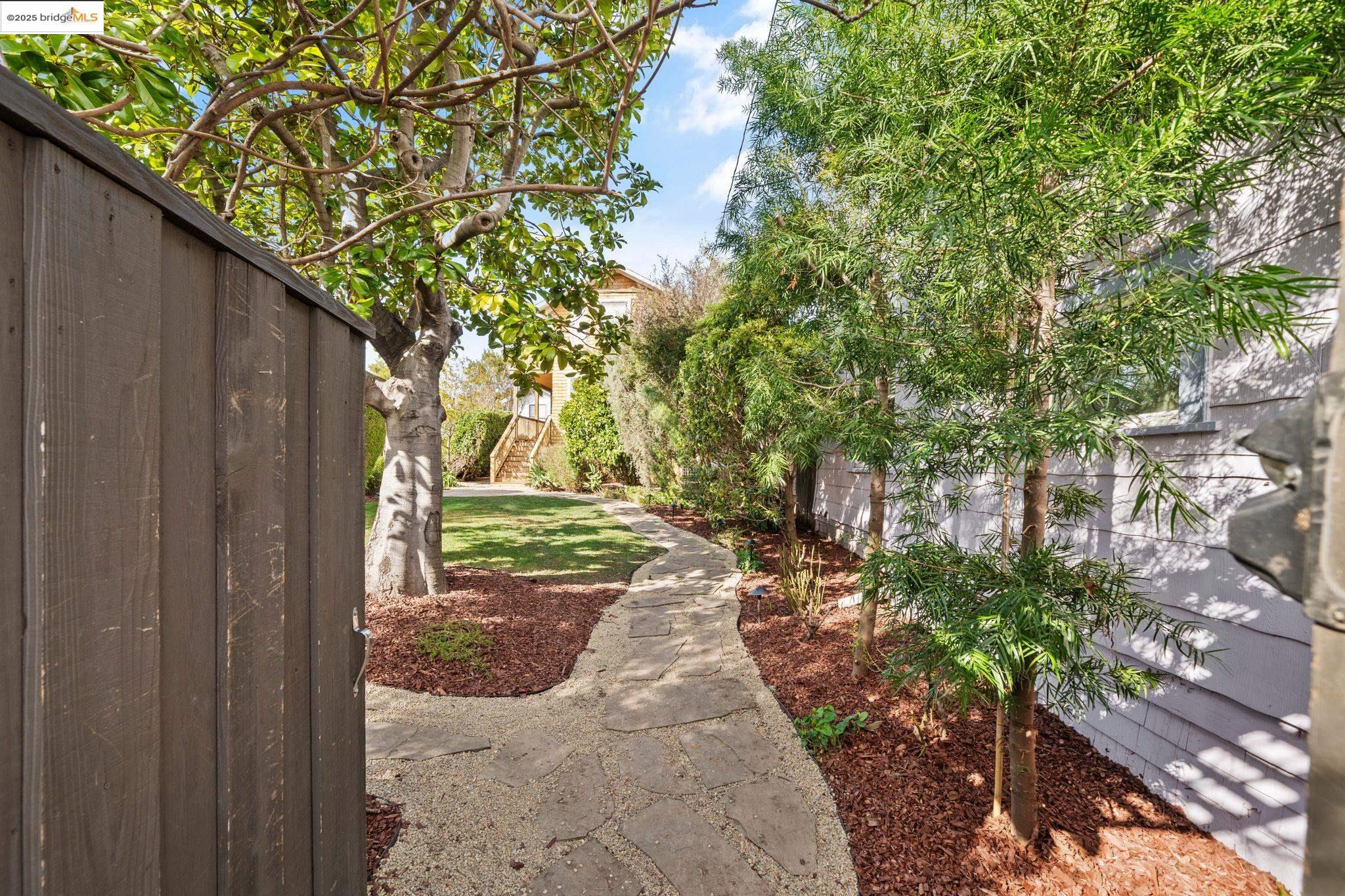 1527 Virginia Street