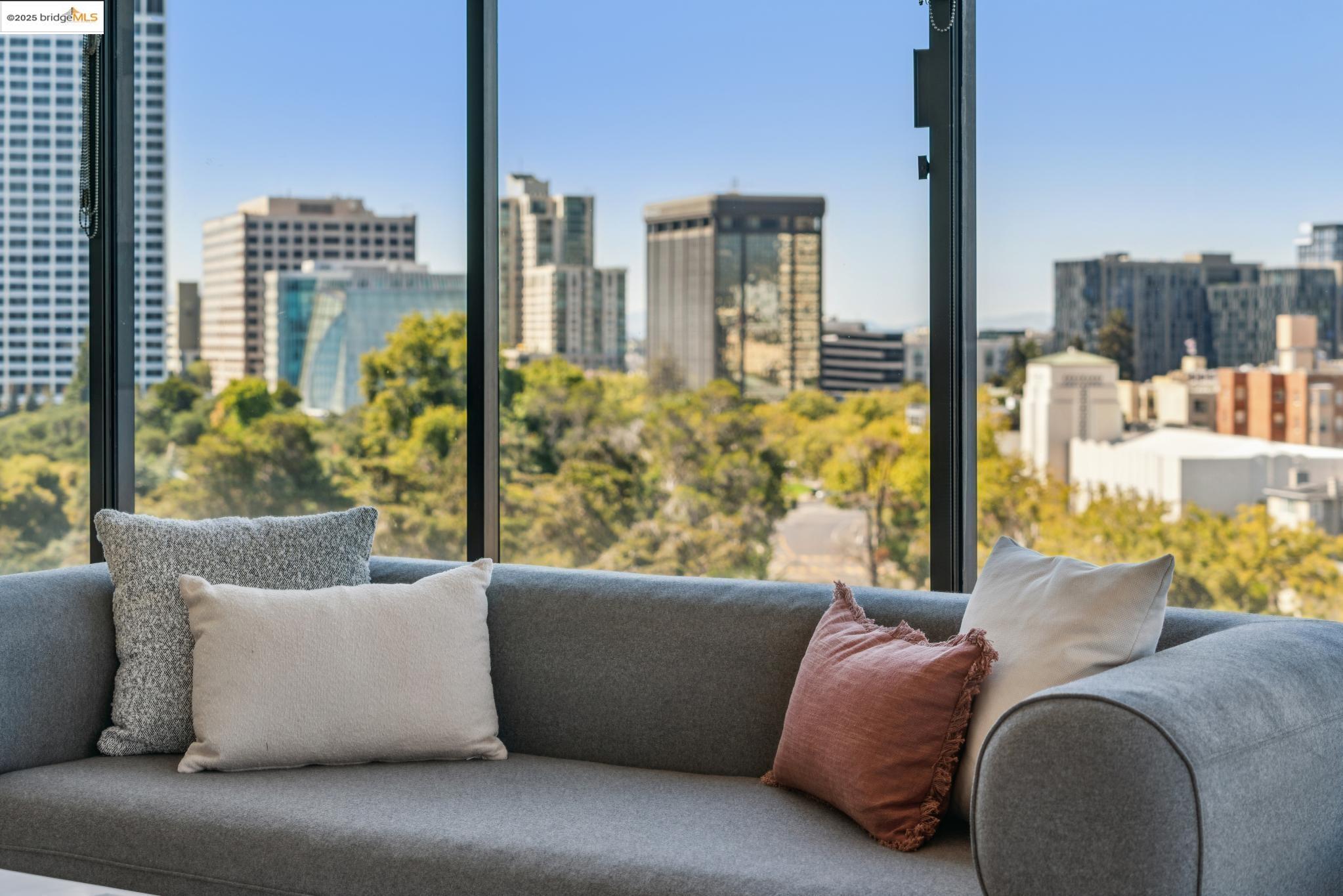 565 Bellevue Ave # 806