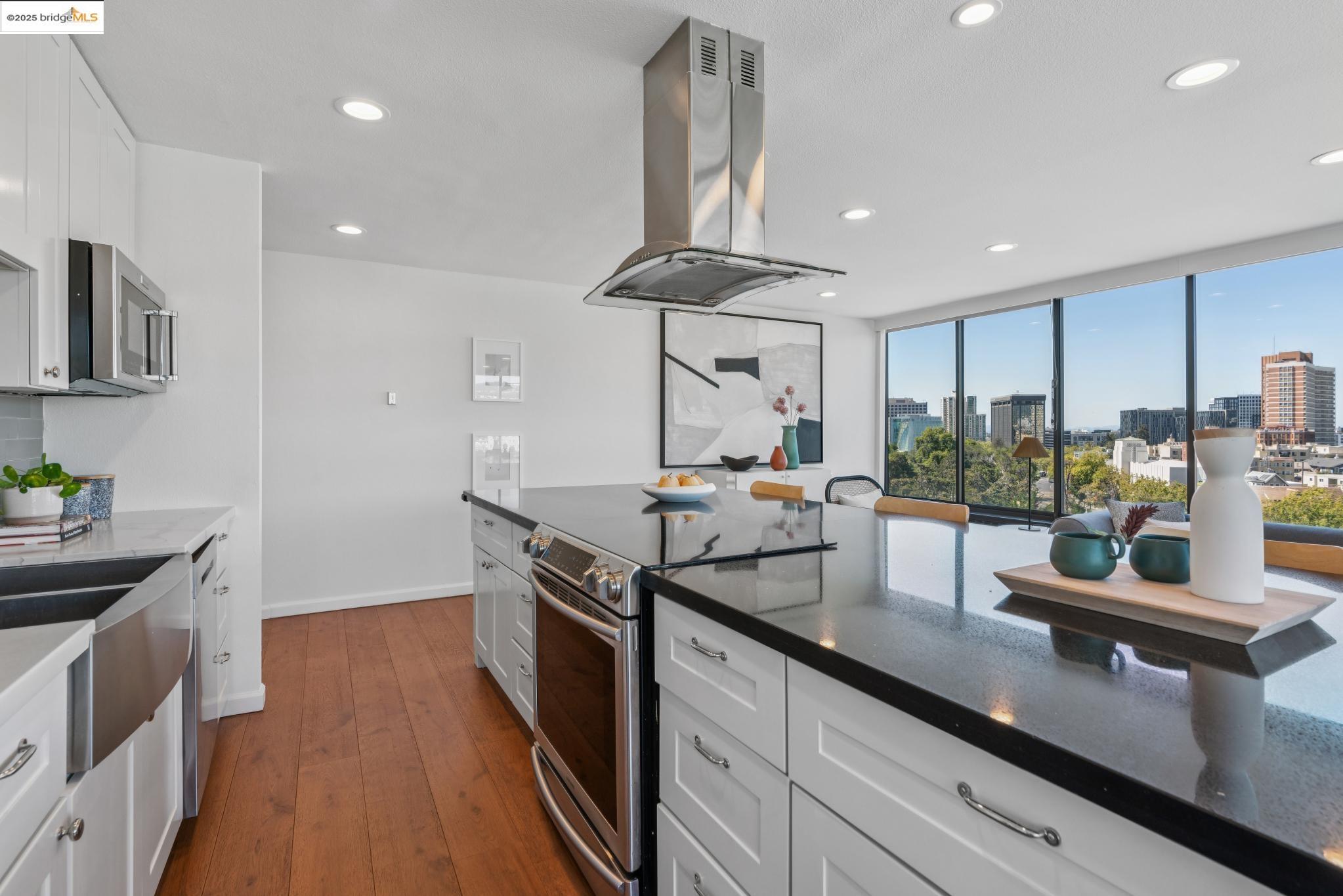 565 Bellevue Ave # 806