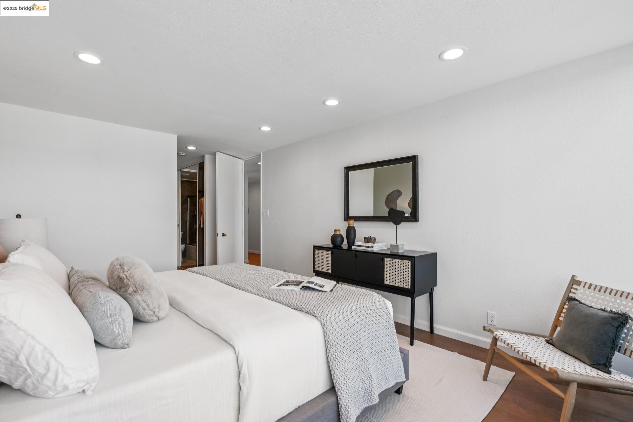 565 Bellevue Ave # 806