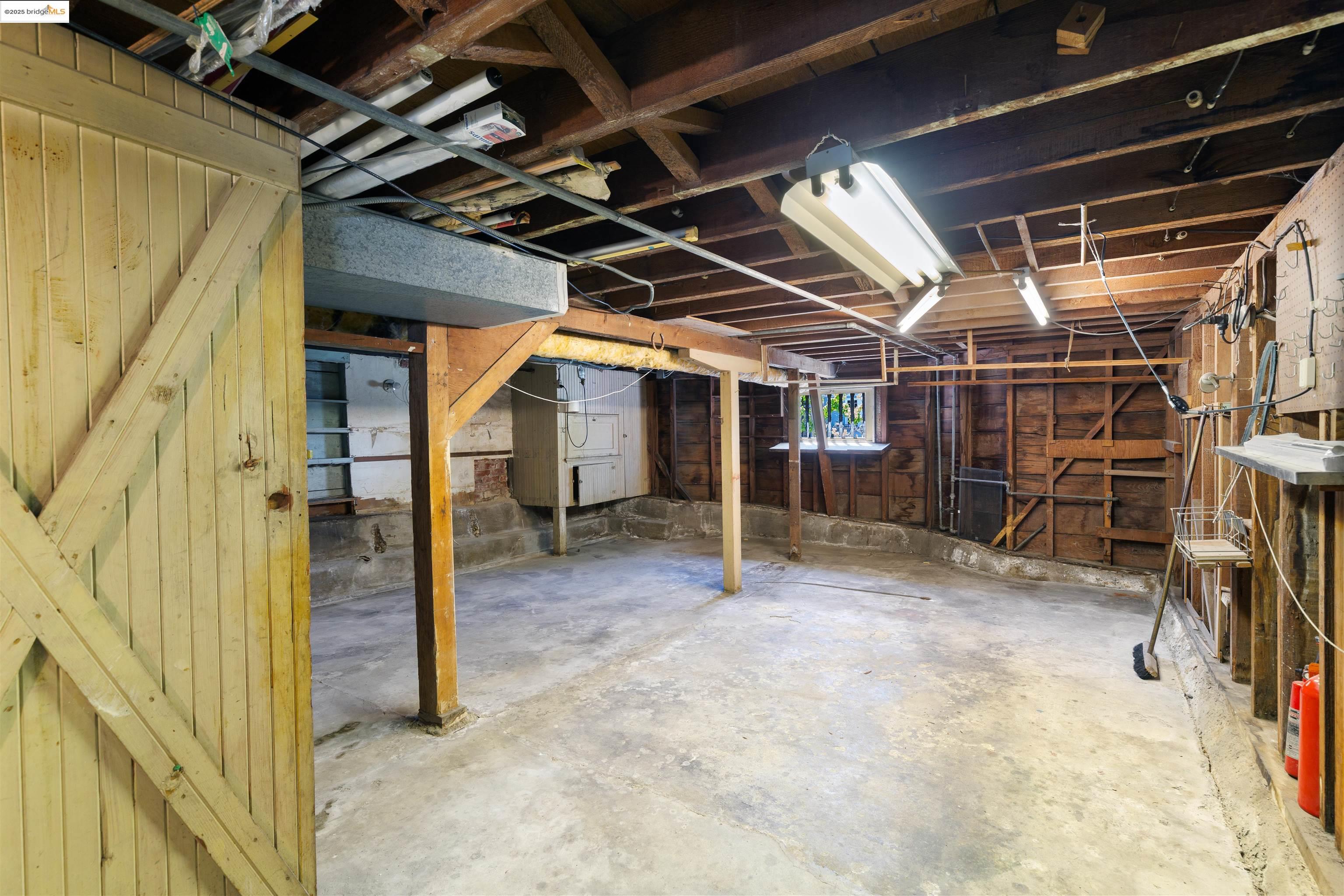 1351 Carlotta Ave