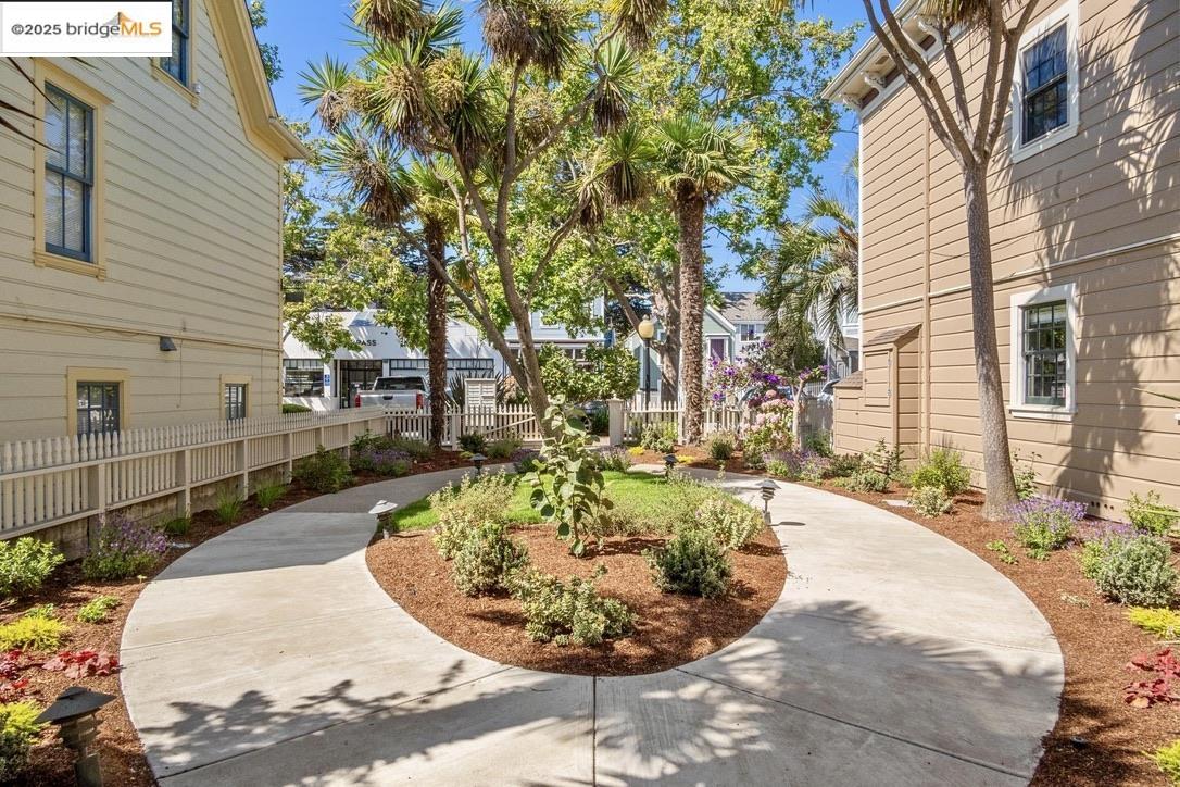 800 Delaware St # 1807