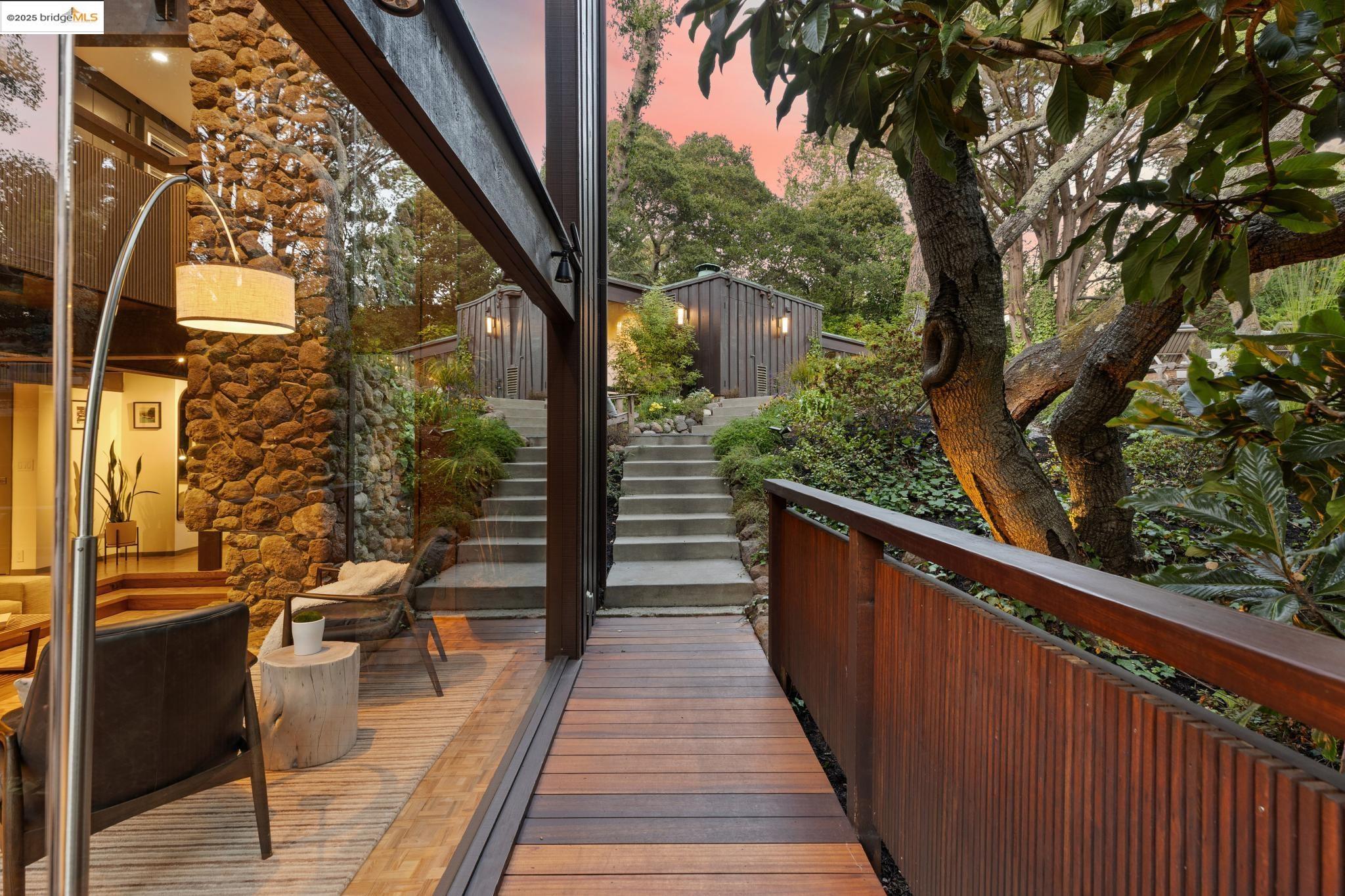 252 The Uplands, Berkeley