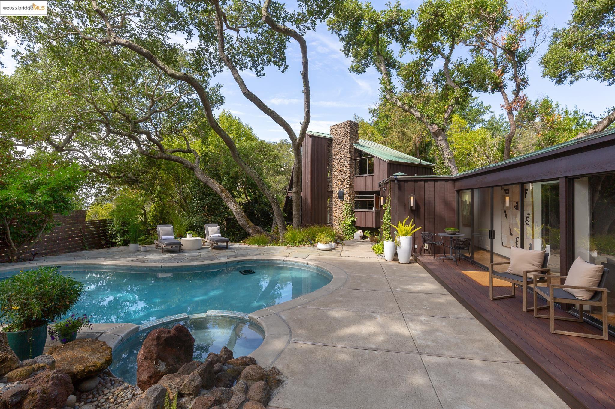 252 The Uplands, Berkeley