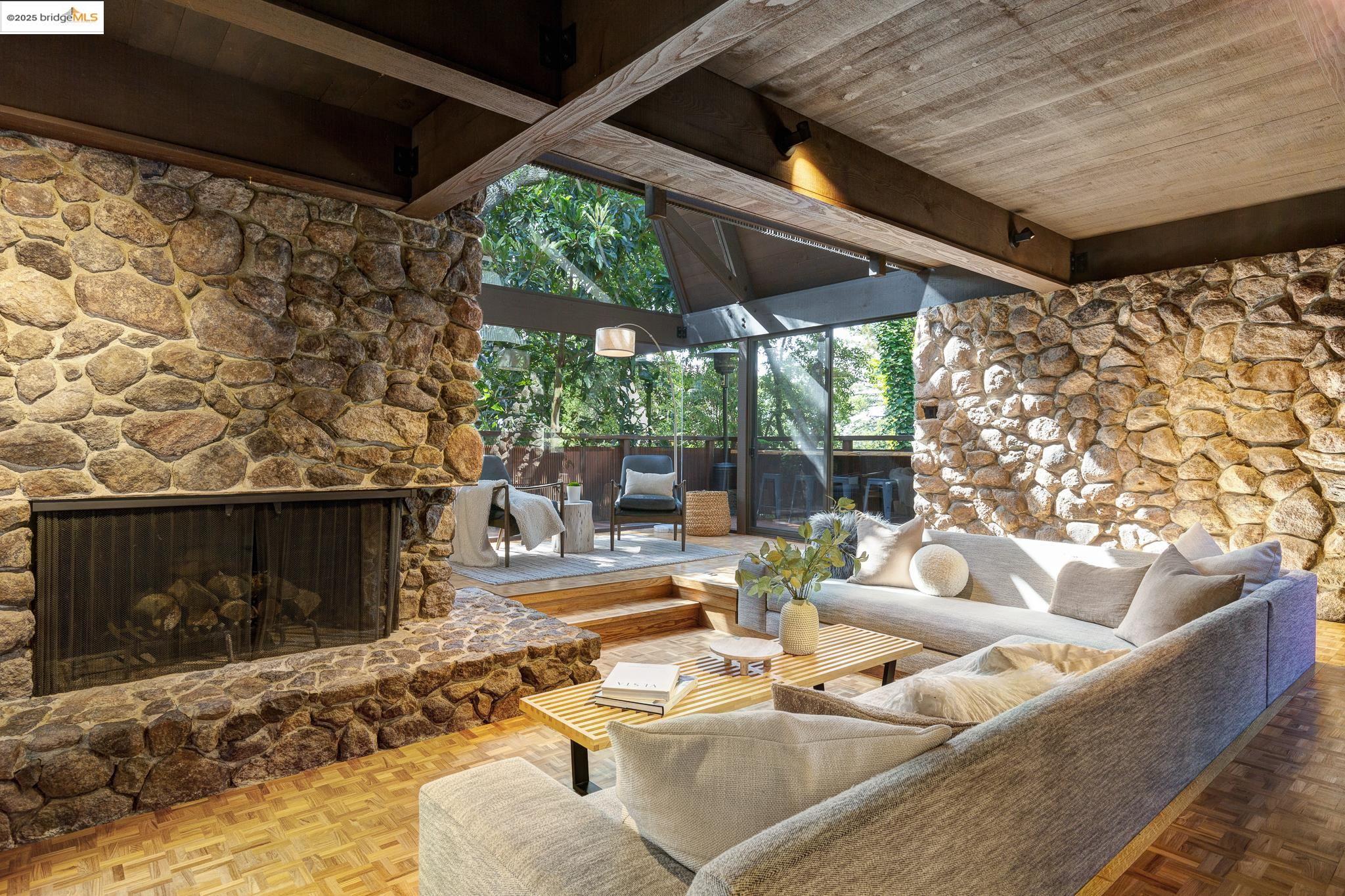 252 The Uplands, Berkeley