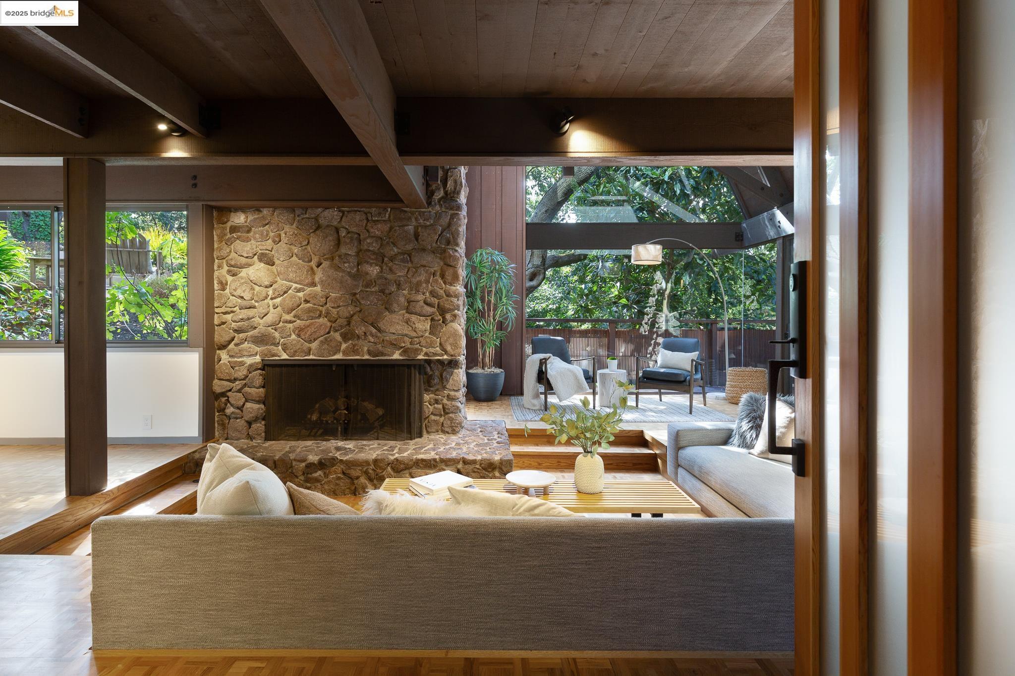 252 The Uplands, Berkeley