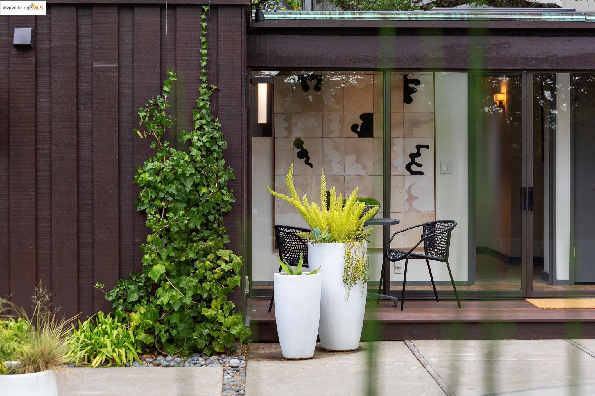 252 The Uplands, Berkeley