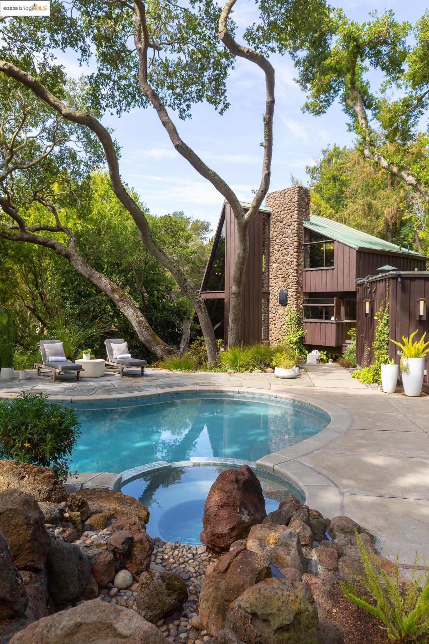 252 The Uplands, Berkeley