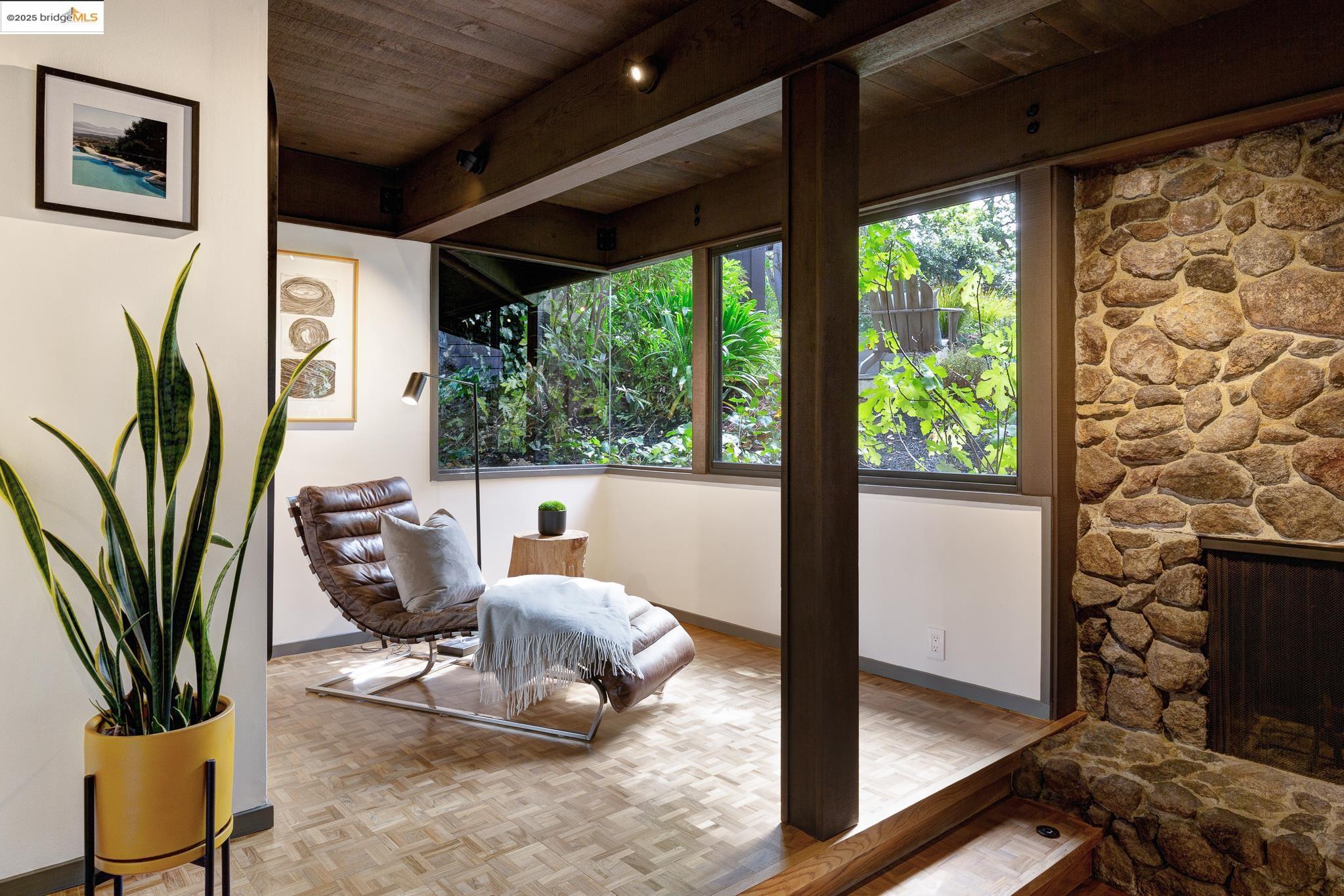 252 The Uplands, Berkeley