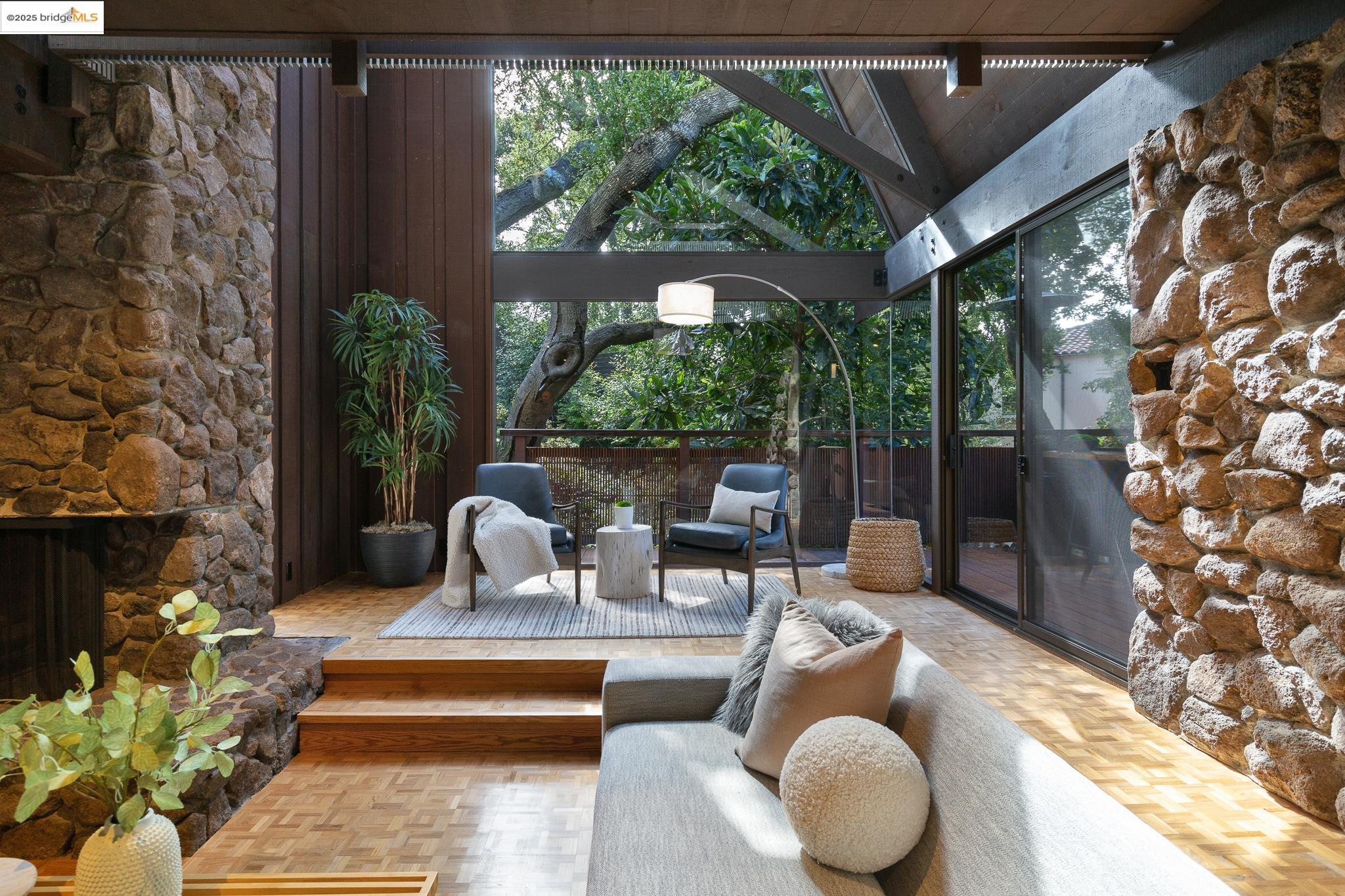 252 The Uplands, Berkeley