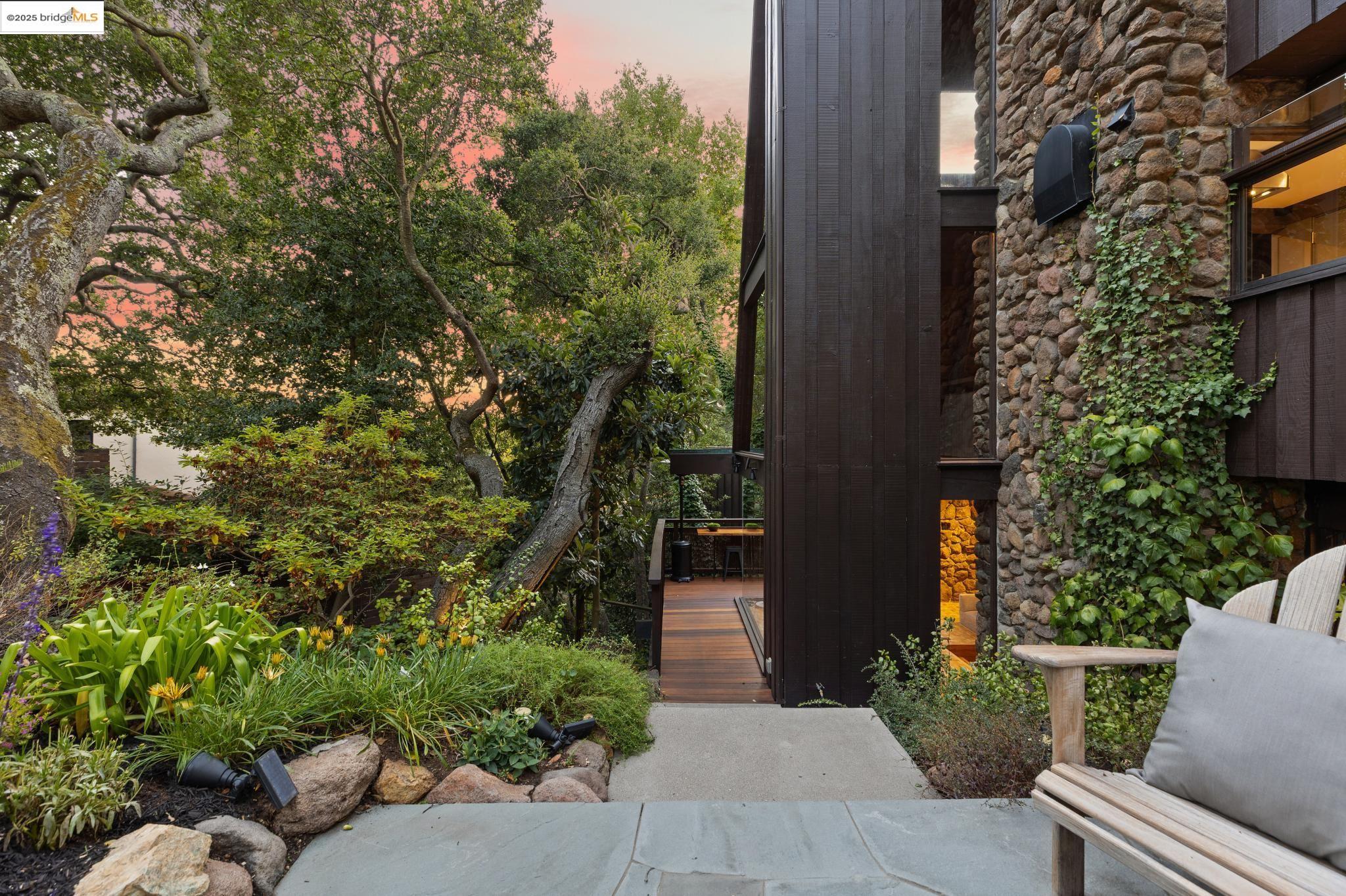 252 The Uplands, Berkeley