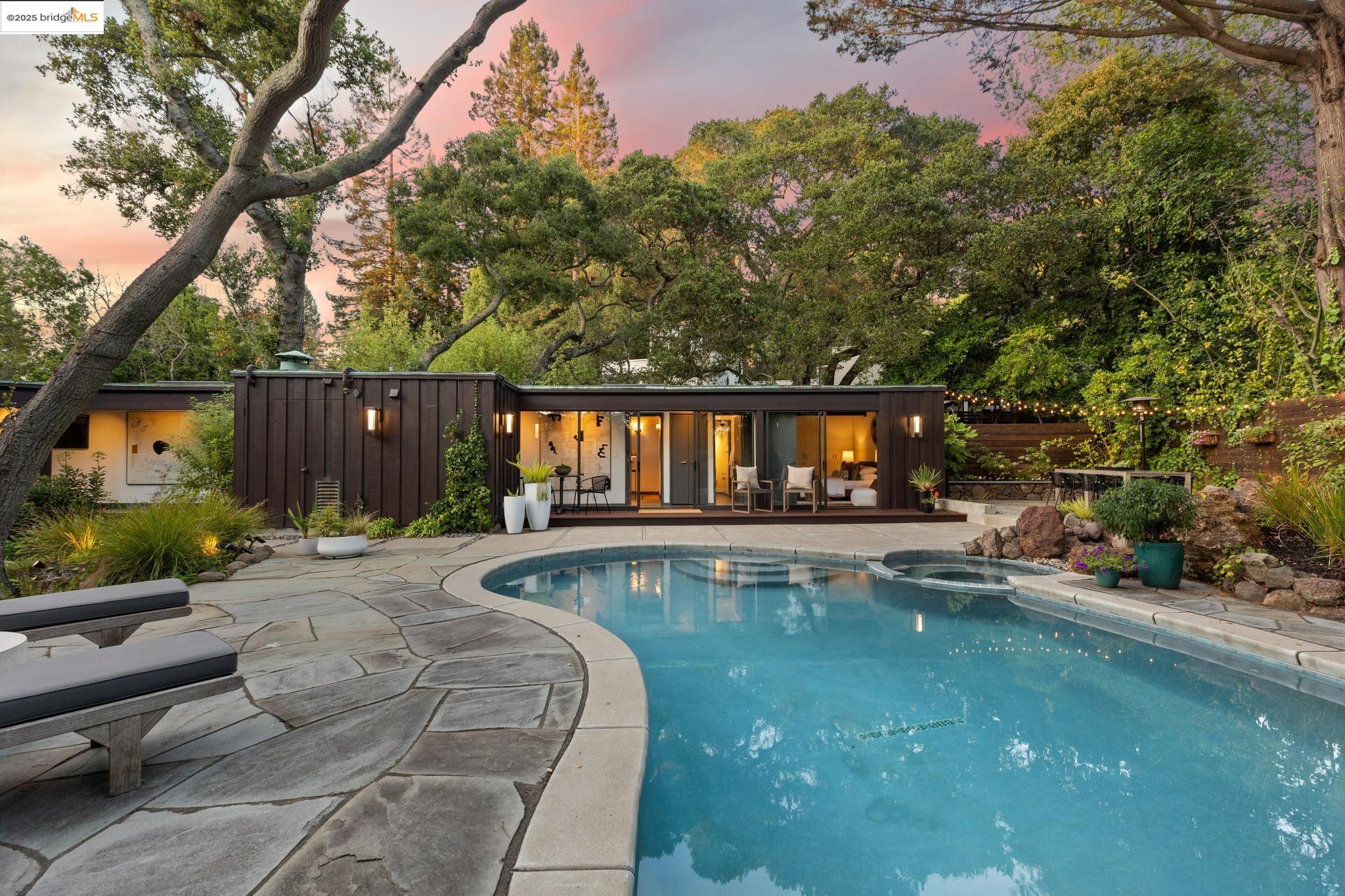 252 The Uplands, Berkeley