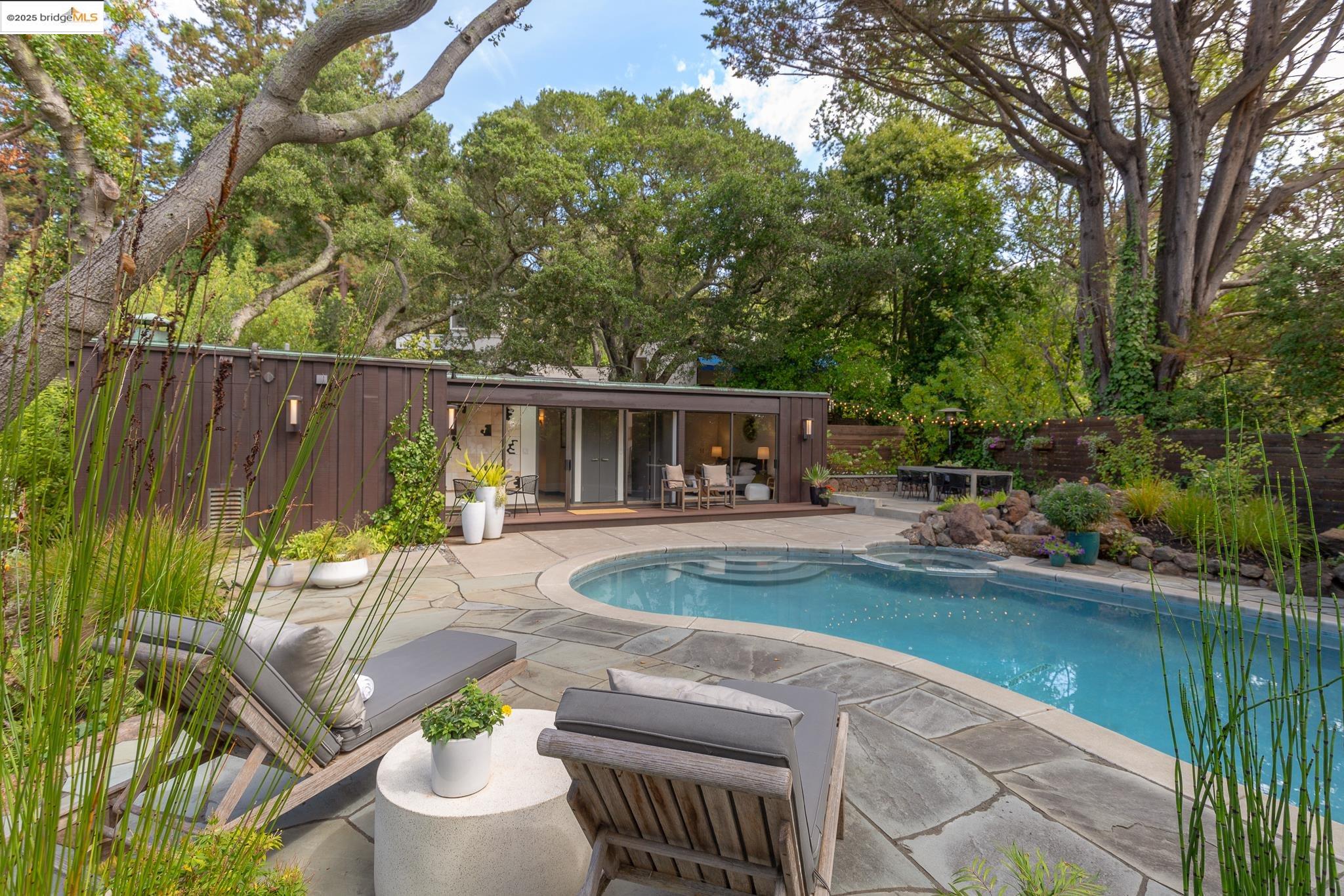 252 The Uplands, Berkeley