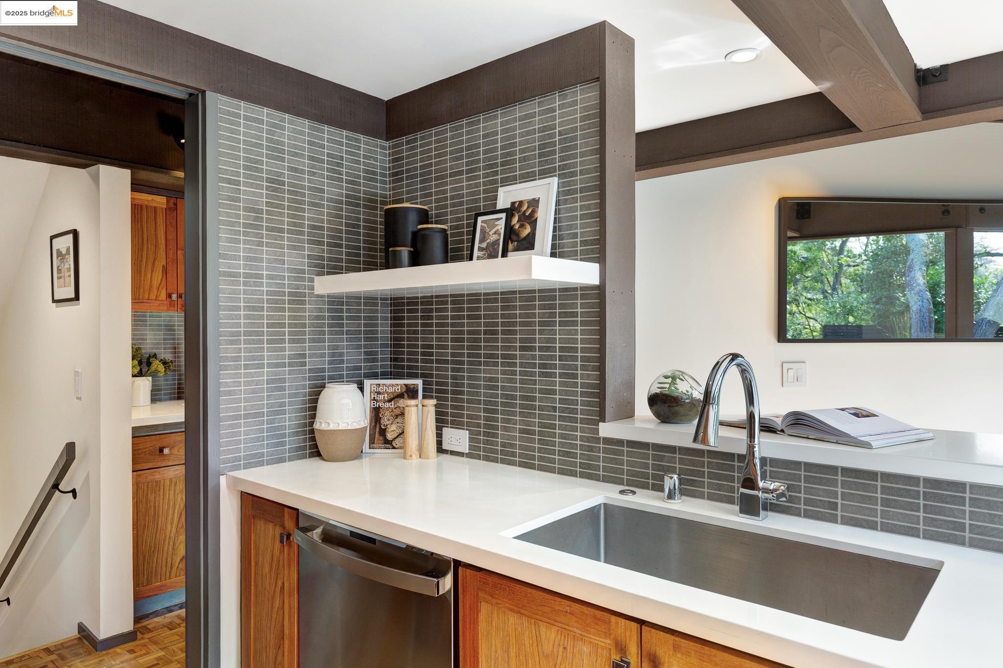 252 The Uplands, Berkeley