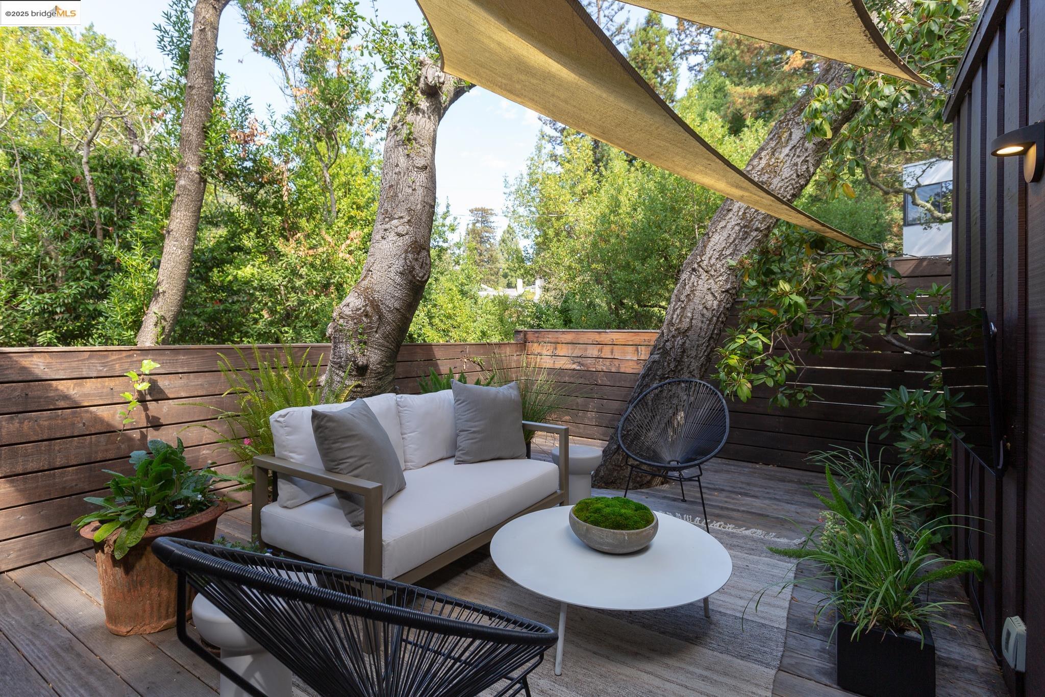 252 The Uplands, Berkeley