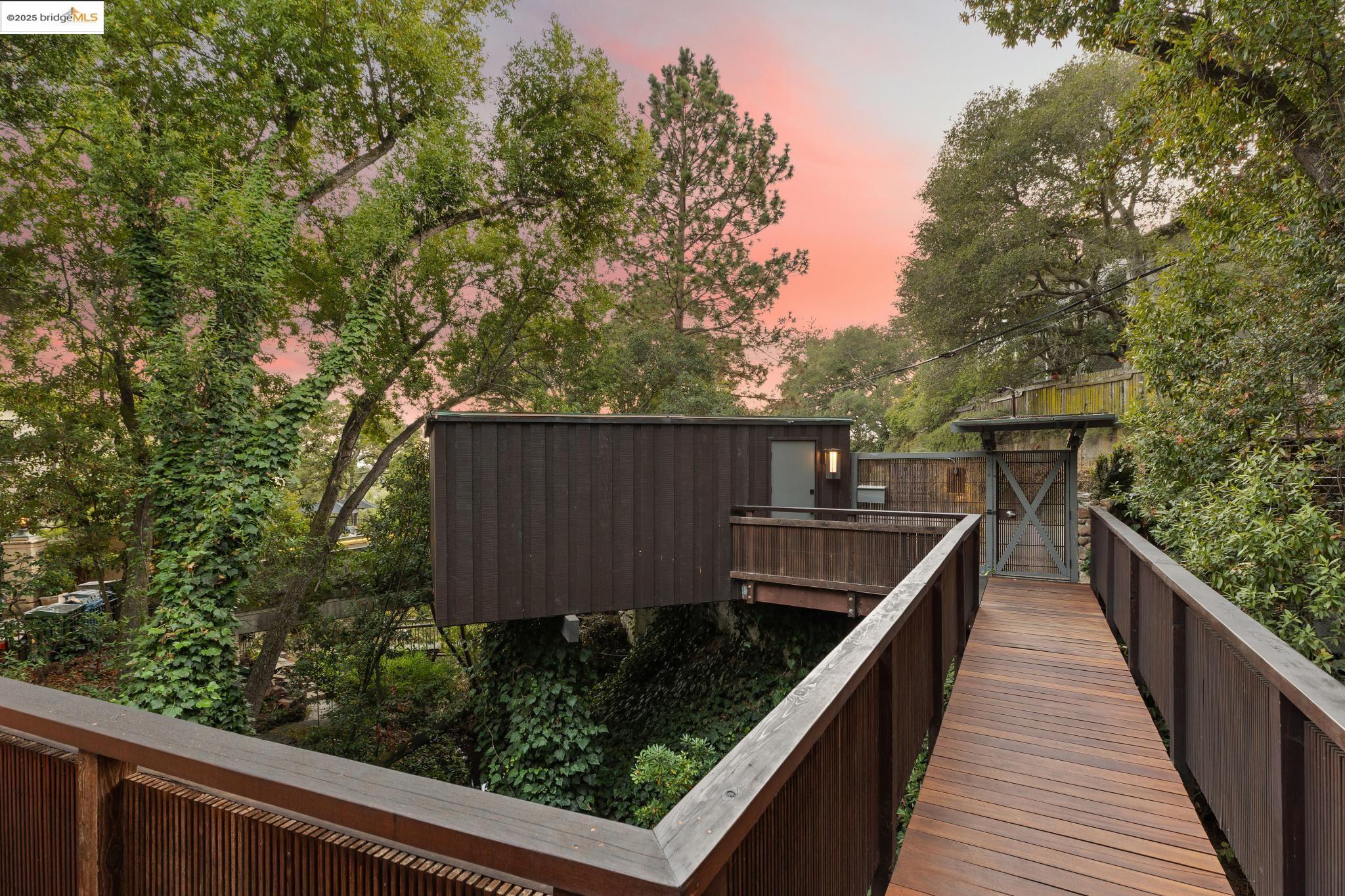 252 The Uplands, Berkeley