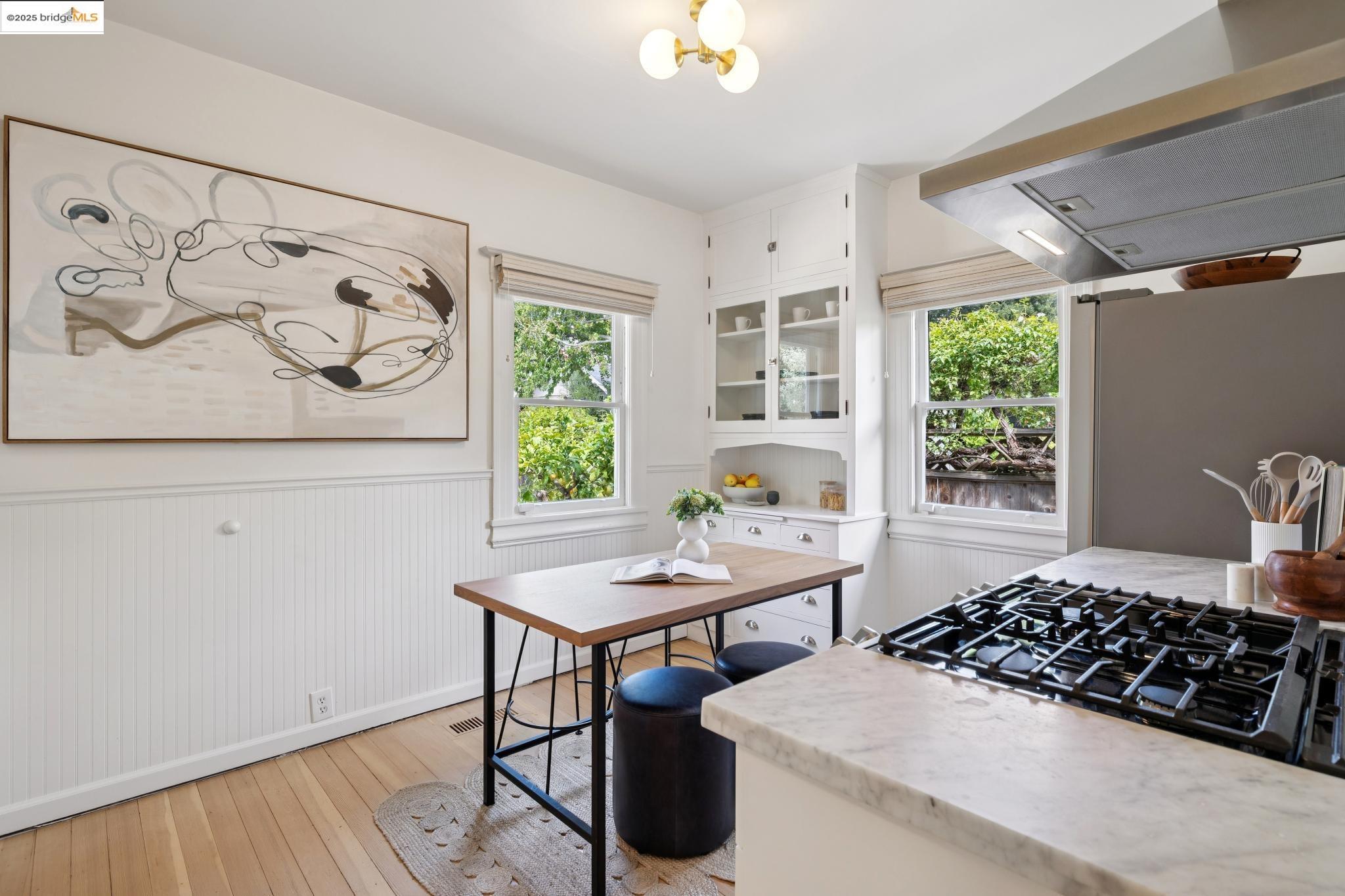 6060 Harwood Avenue, Oakland