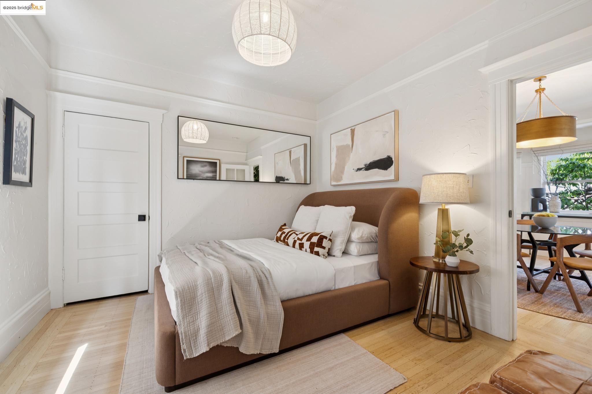 6060 Harwood Avenue, Oakland