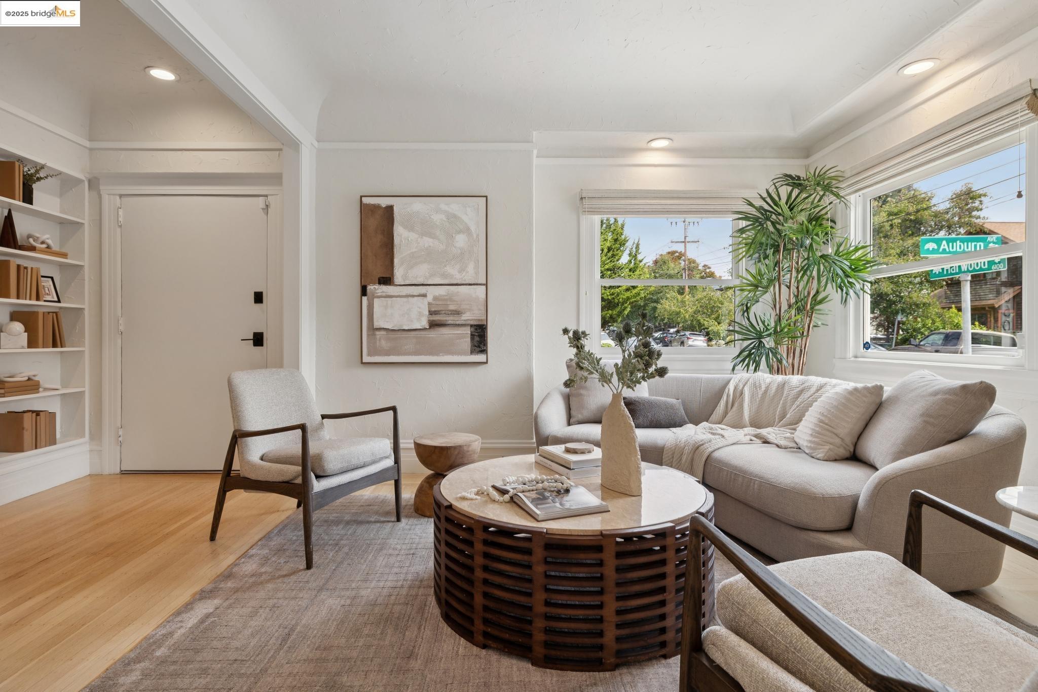 6060 Harwood Avenue, Oakland