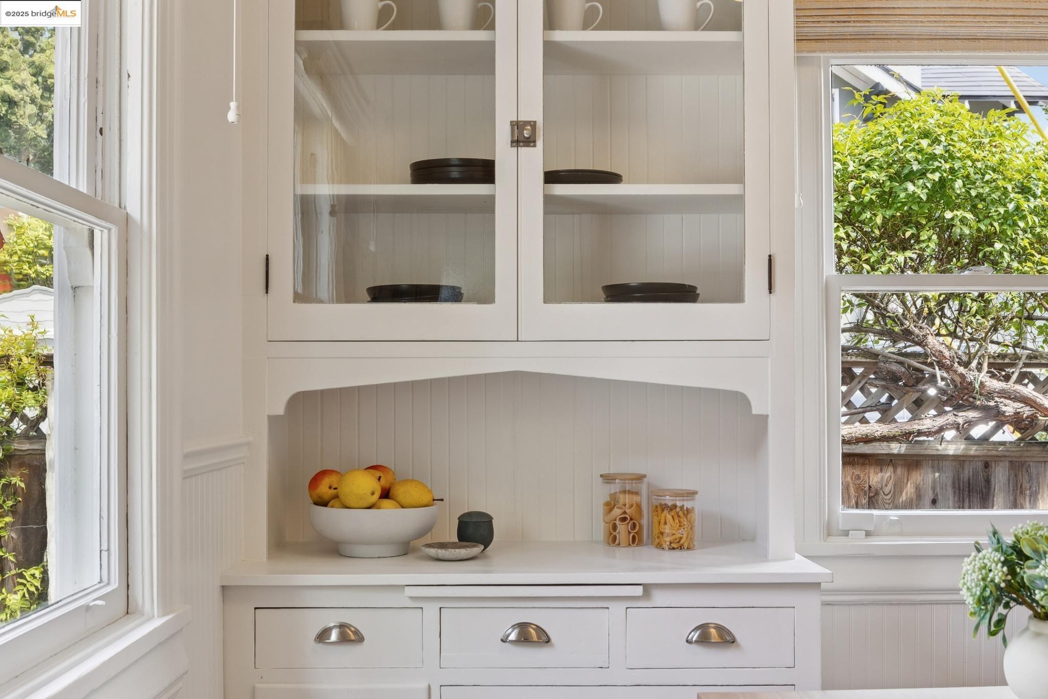 6060 Harwood Avenue, Oakland