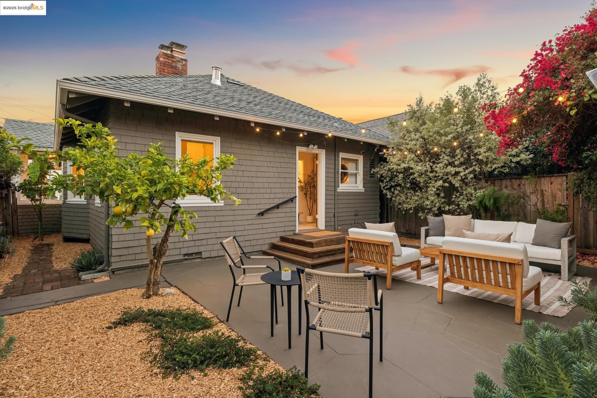 6060 Harwood Avenue, Oakland