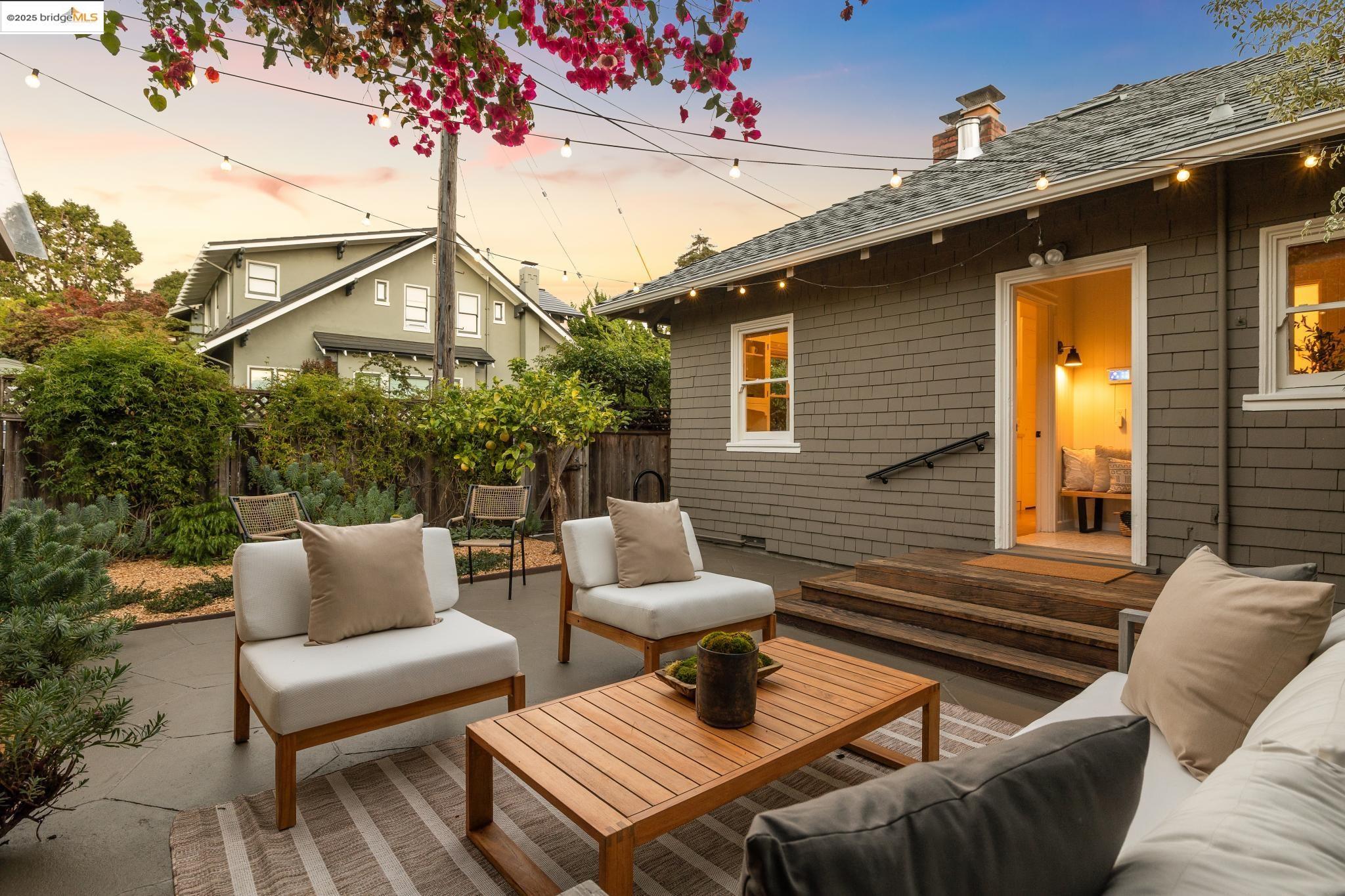 6060 Harwood Avenue, Oakland