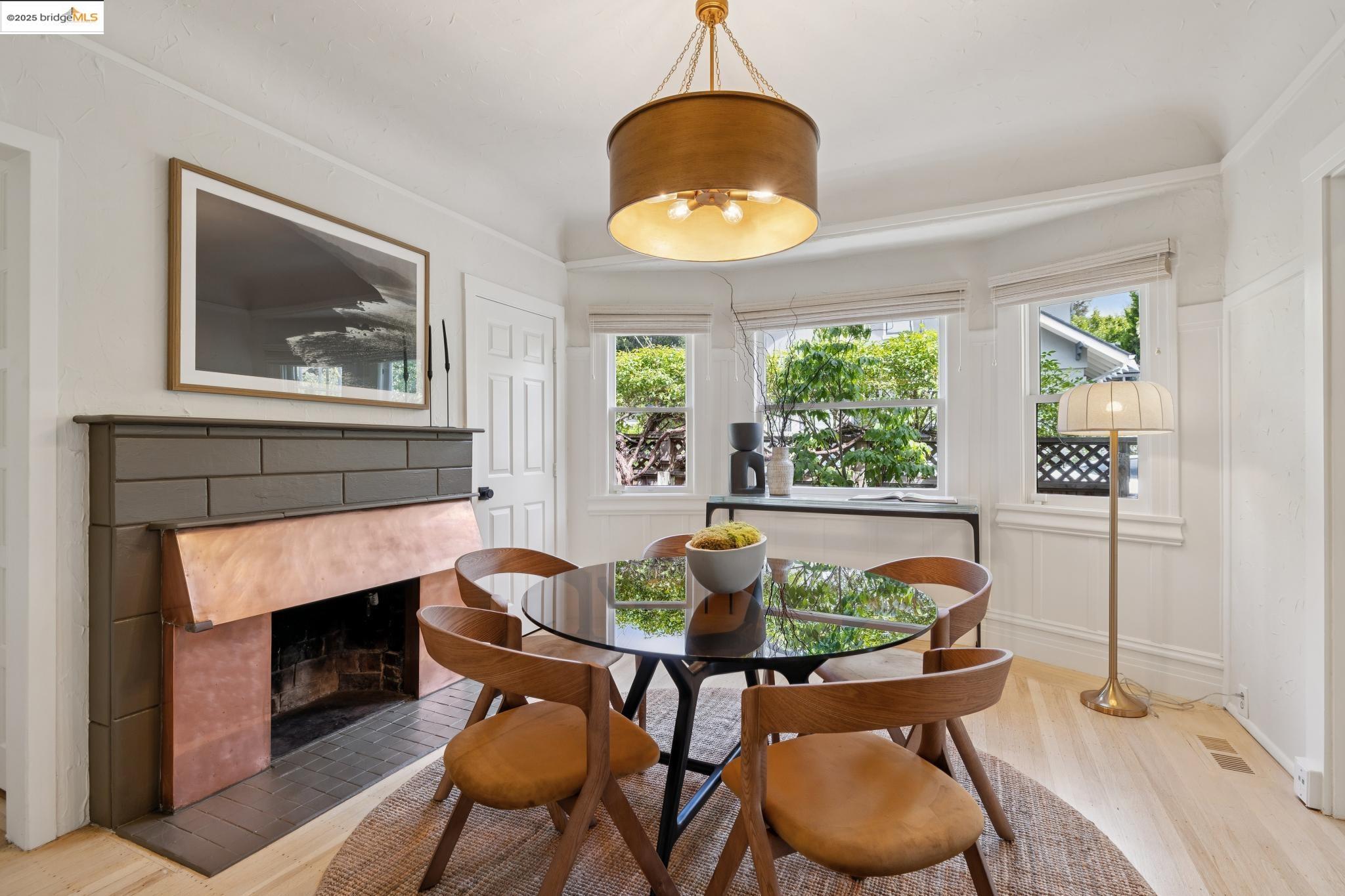 6060 Harwood Avenue, Oakland