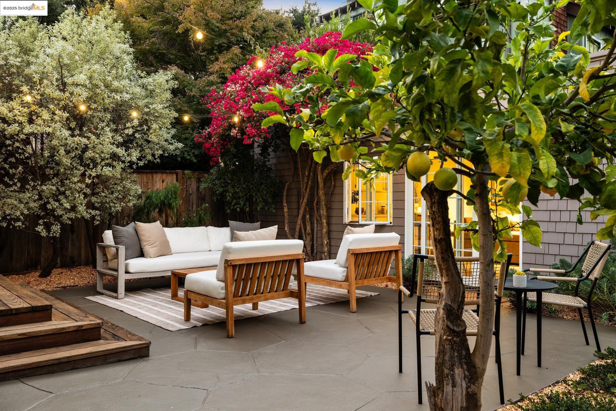 6060 Harwood Avenue, Oakland