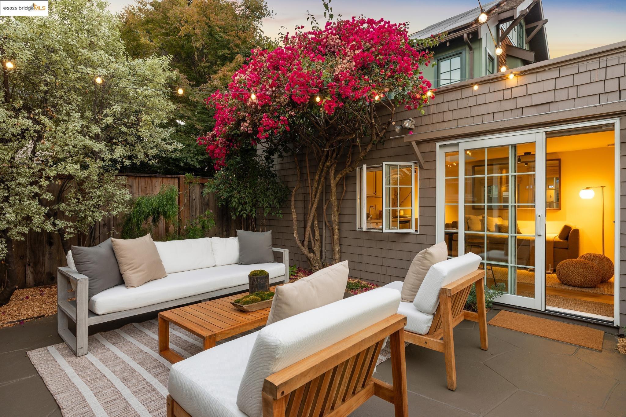 6060 Harwood Avenue, Oakland