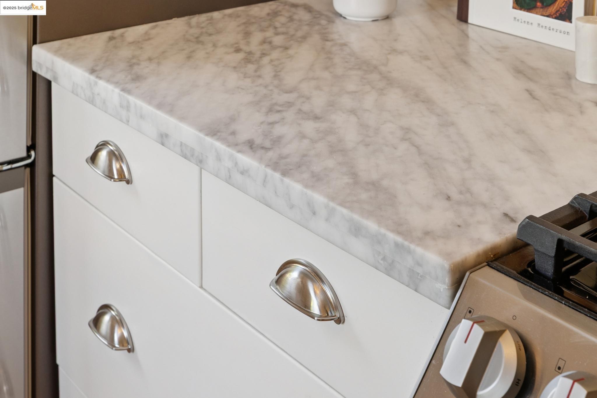 6060 Harwood Avenue, Oakland