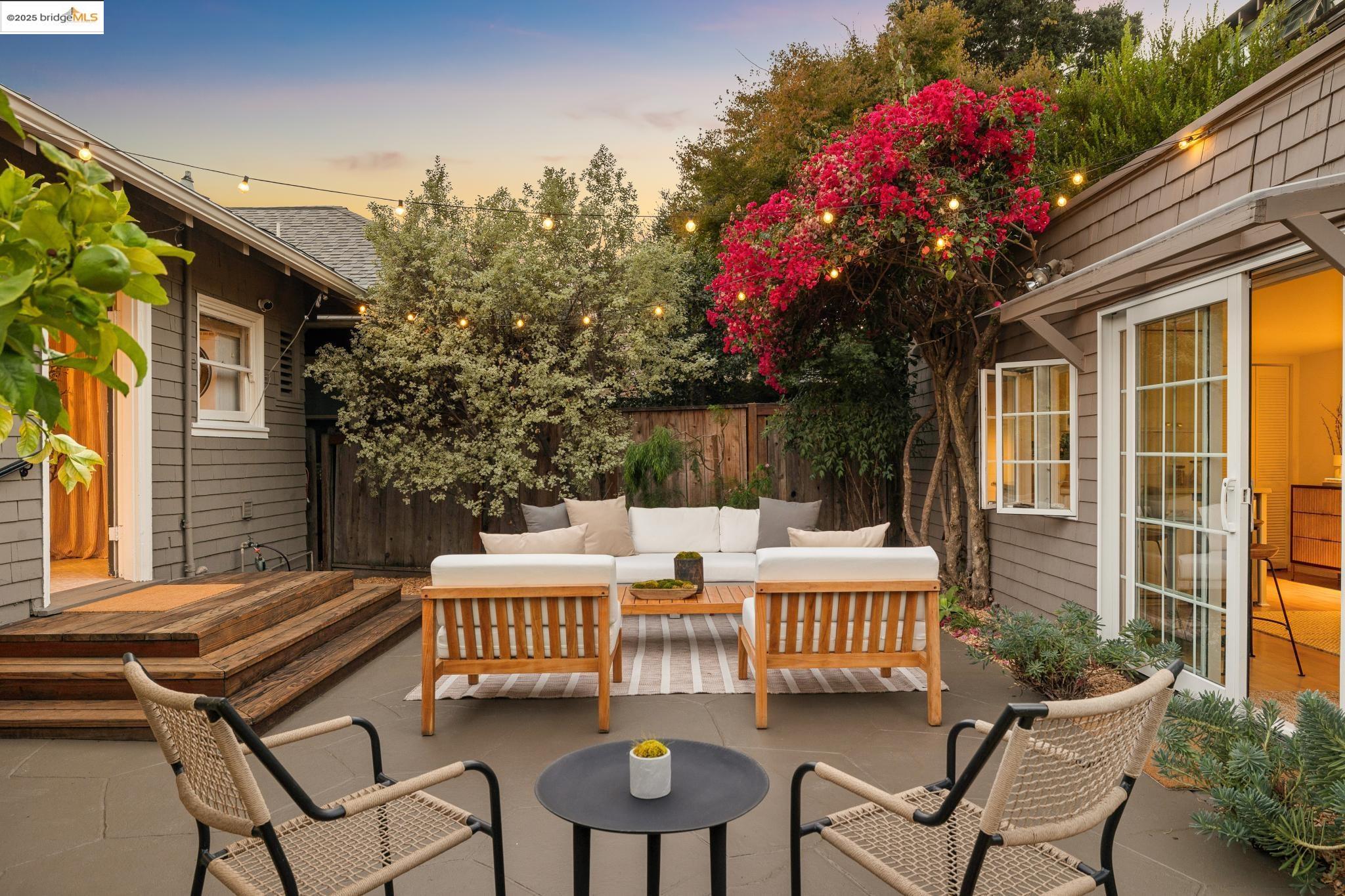 6060 Harwood Avenue, Oakland