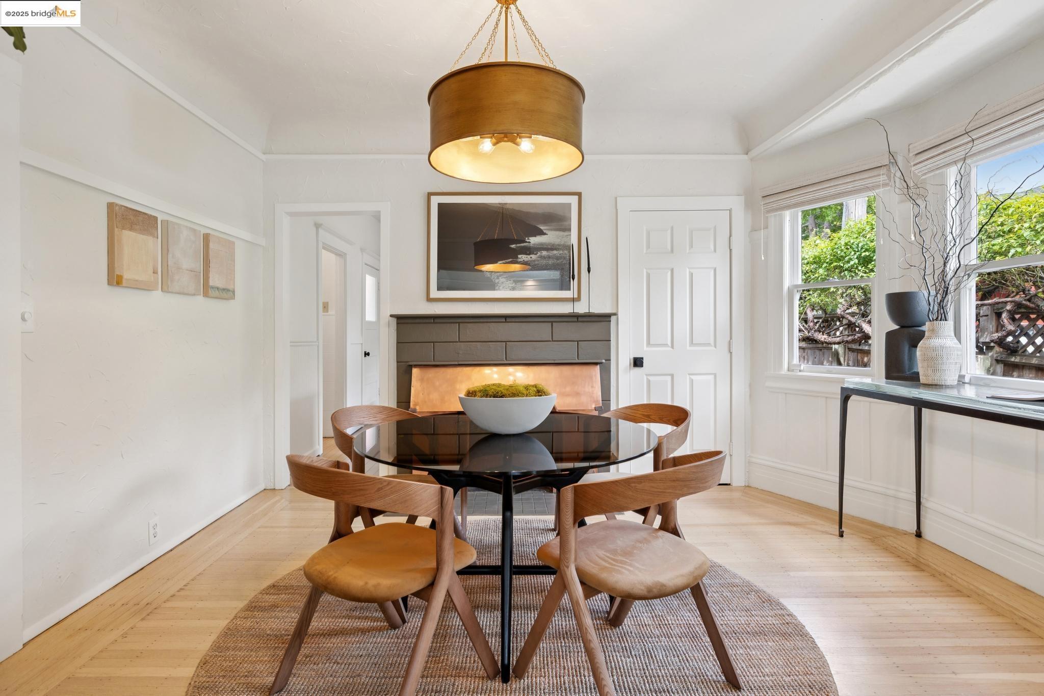 6060 Harwood Avenue, Oakland